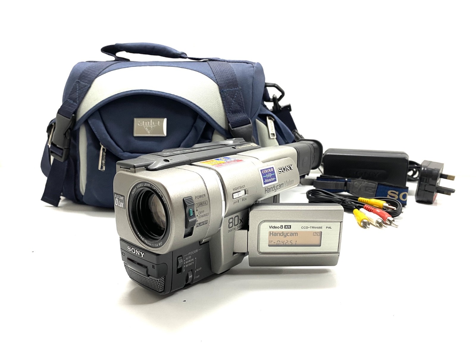 SONY CCD-TRV48E Video8 Hi8 Tape Analogue Video Camera HANDYCAM Complete Set