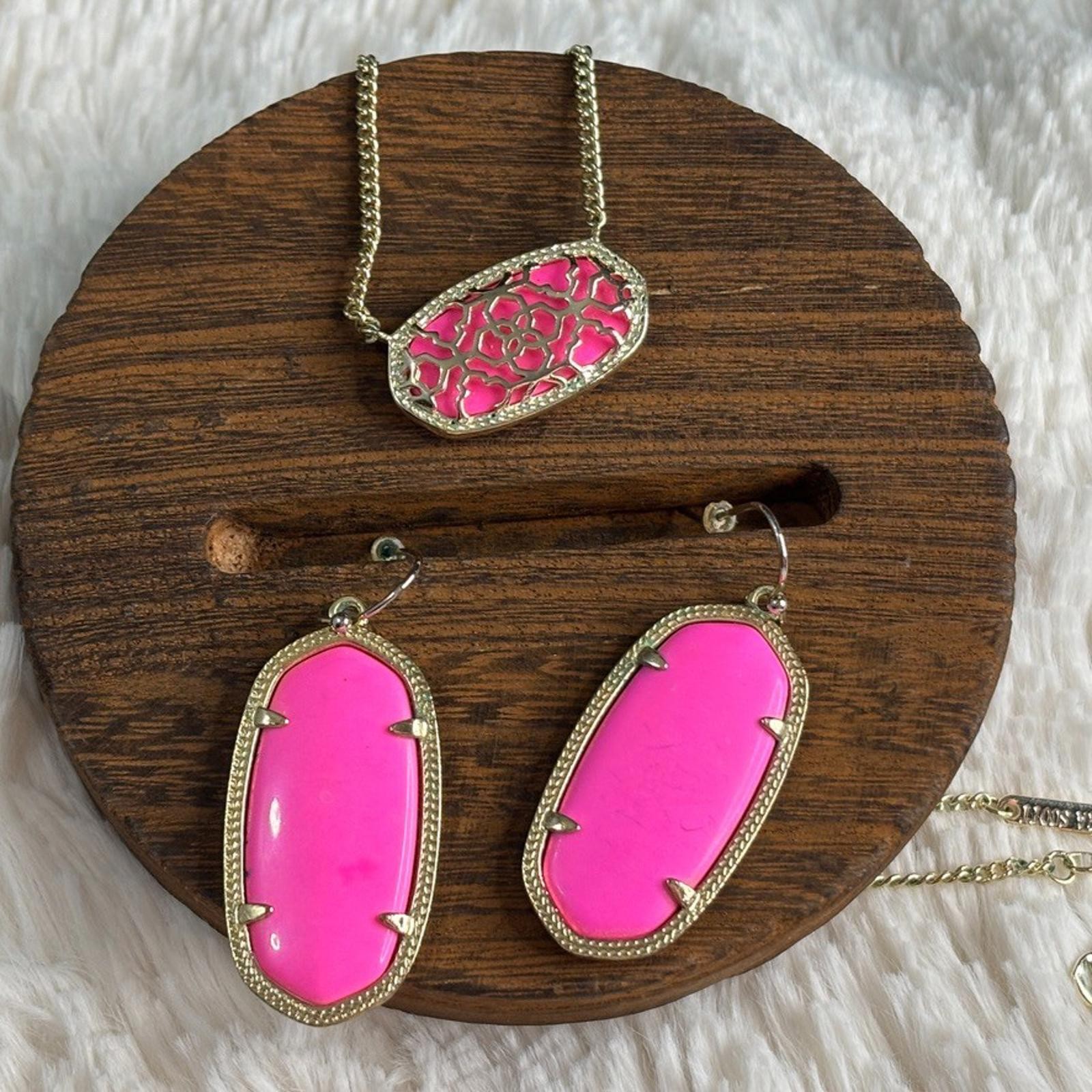 Kendra Scott Danielle Hot Pink Earrings & Stella Necklace Set