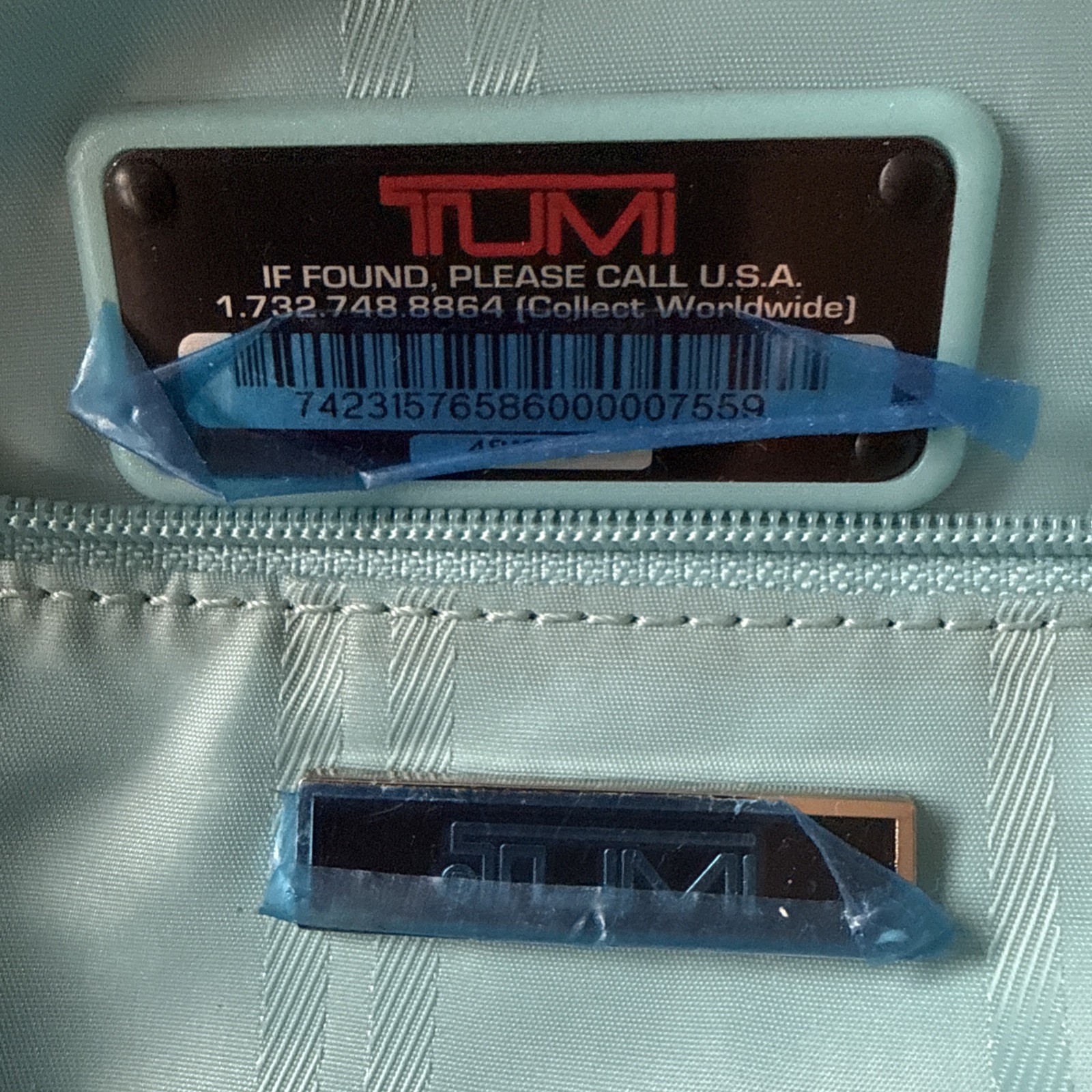 TUMI ( New) 