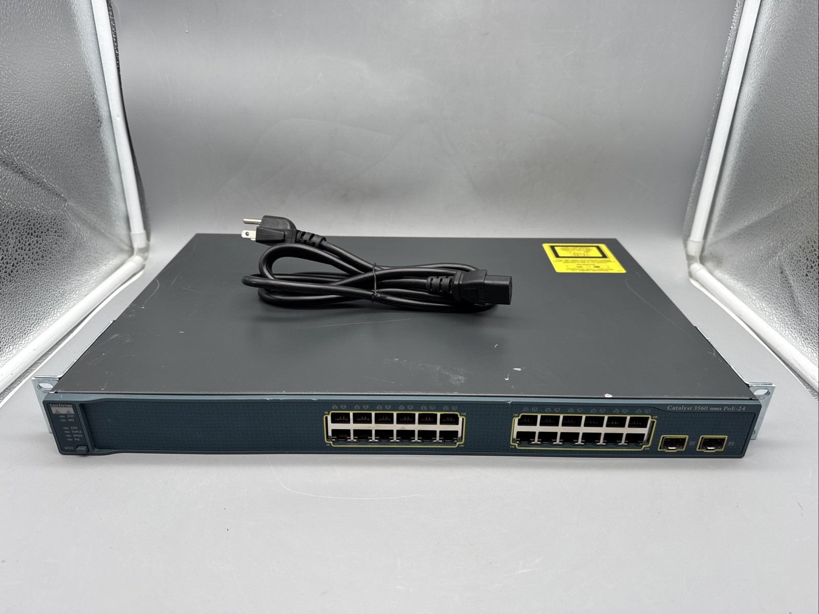 Cisco Catalyst 3560 WS-C3560-24PS-S  Network Switch 10/100 Ethernet w/Rack Ears