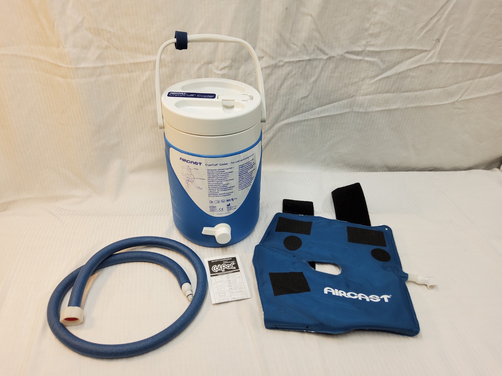 Aircast Cryo/Cuff Ice Therapy Gravity Cooler w/Hose and Medium Knee Cuff