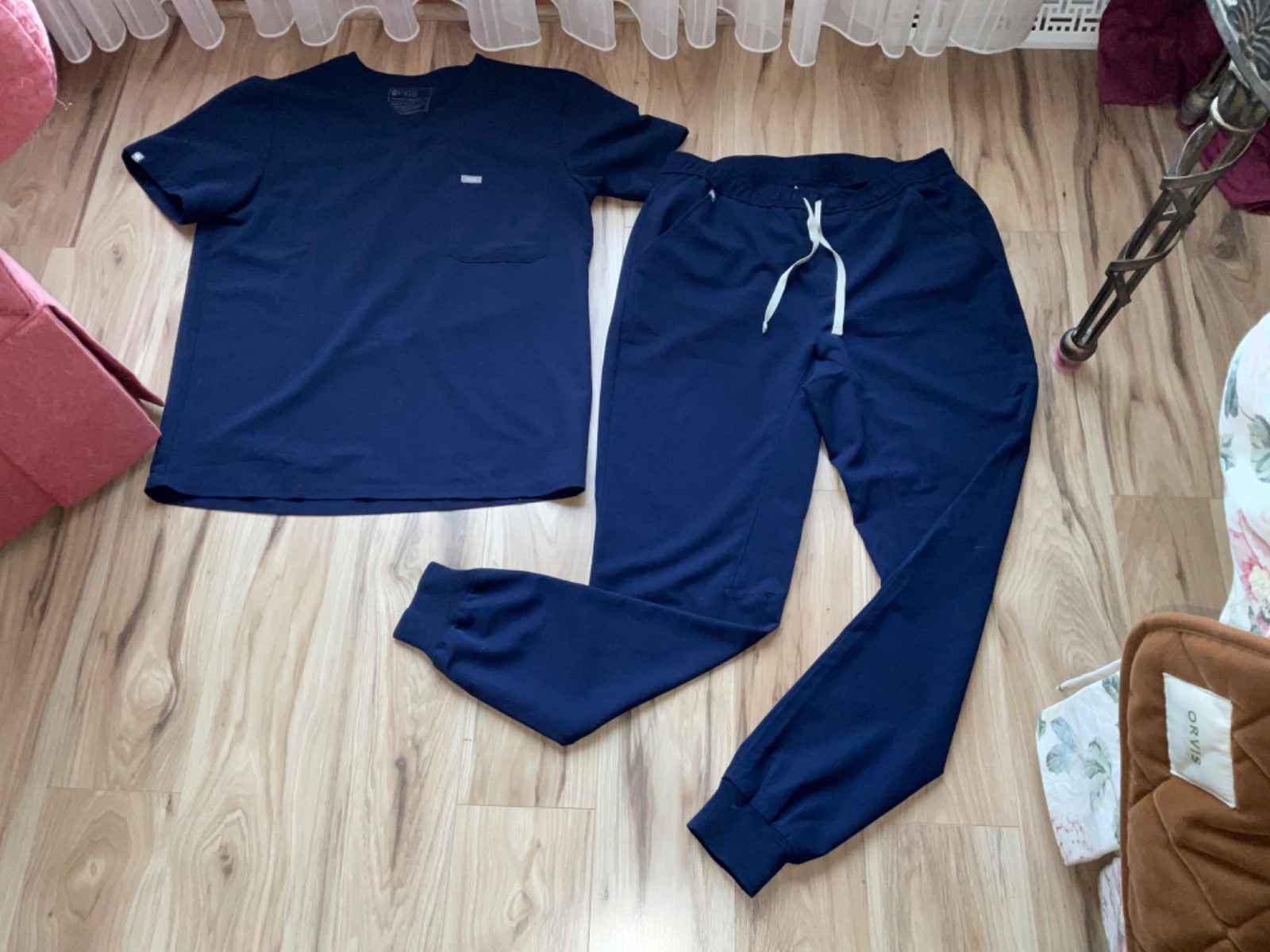 Figs Scrub Set  - Large Leon Top, Large Tall Tansen Jogger Scrub Pants - Navy