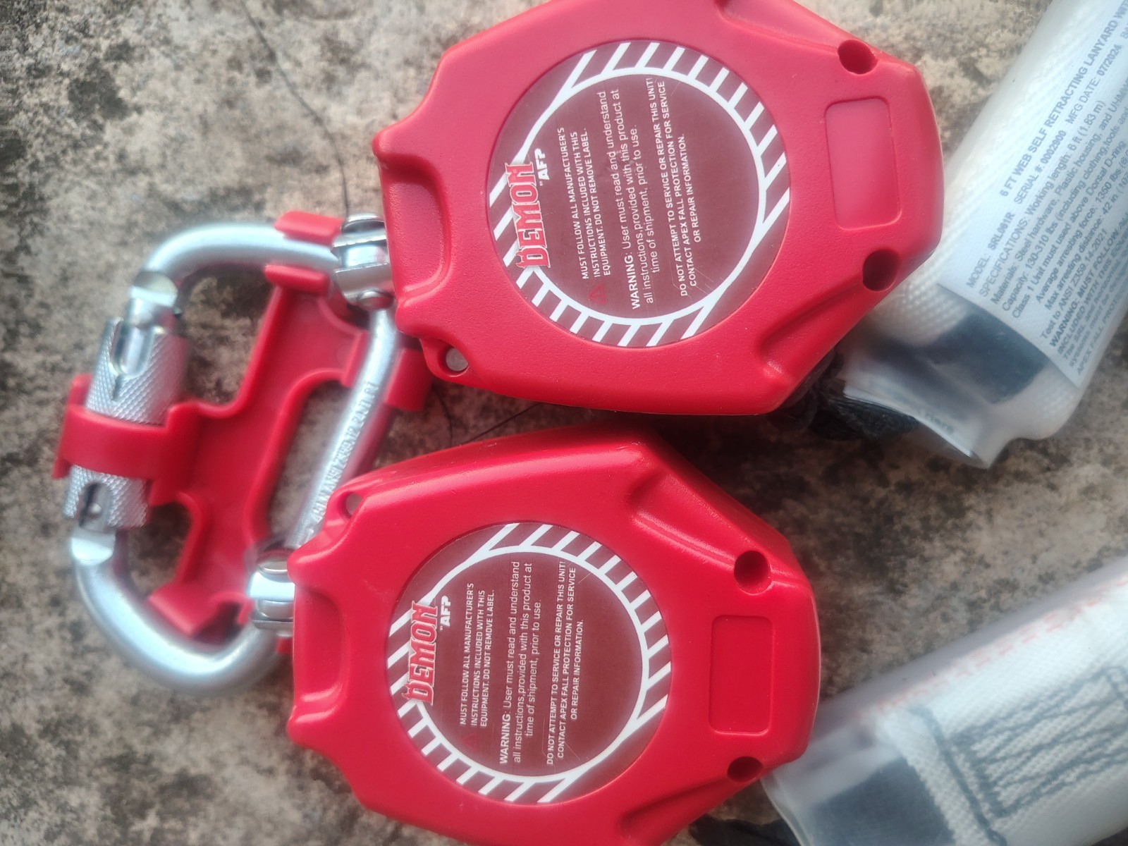 Deamon fall arrest system daul system