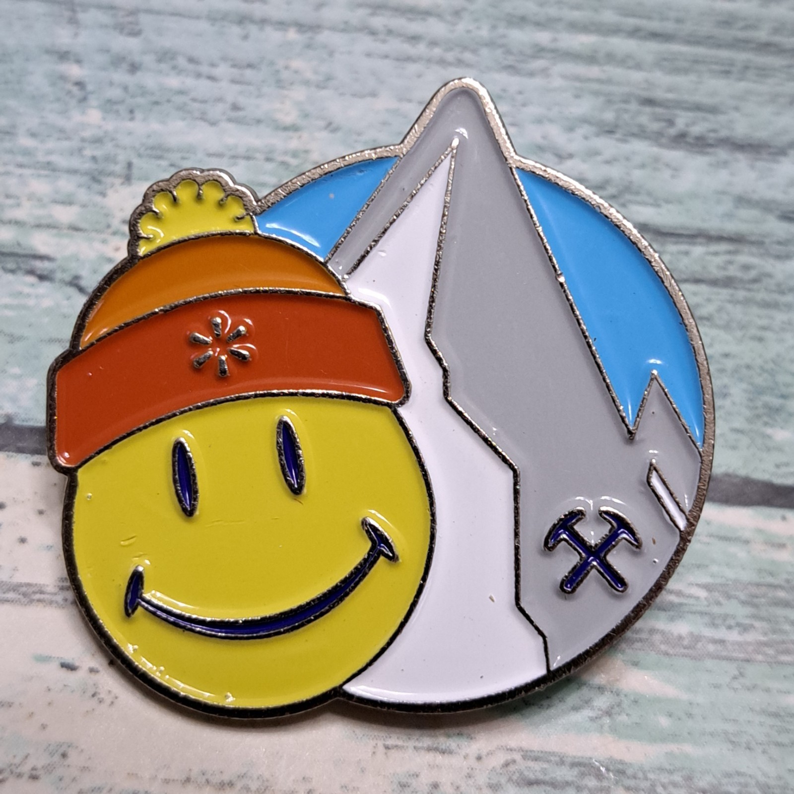 Walmart Associate Employee Pin - Smiley Skier Mountain Climber Winter Spark