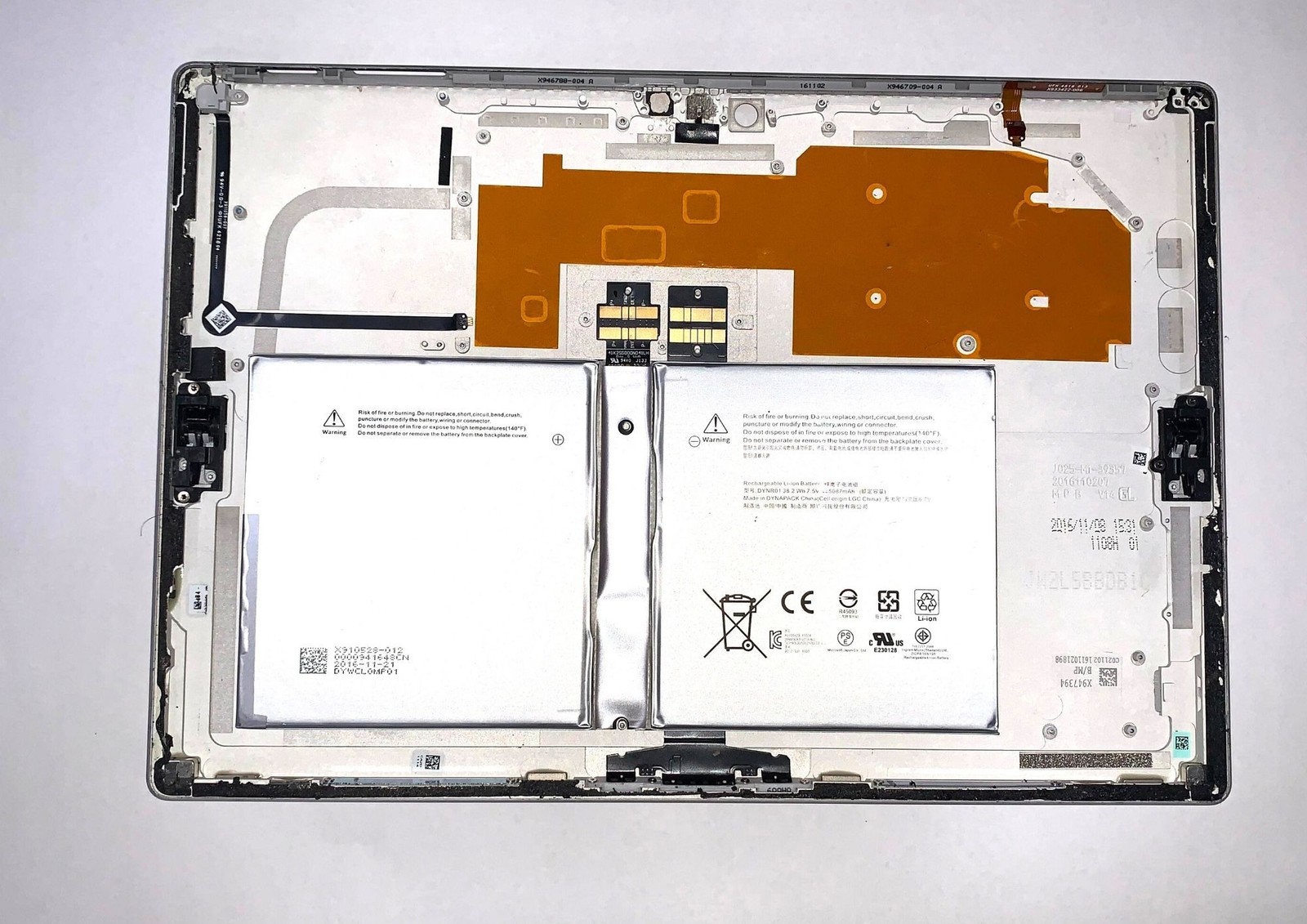 Microsoft Surface Pro 4 1724 X911788-009 Core I5-6300U 8GB SR2F0 Battery Only