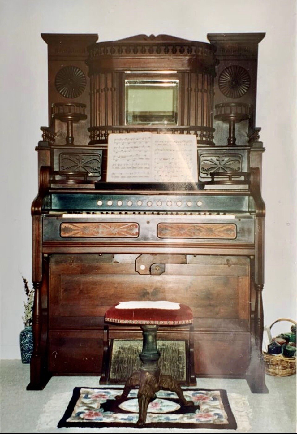 Estey Antique Victorian Parlor Pump Organ Brattleboro VT USA Stool Carved Wood