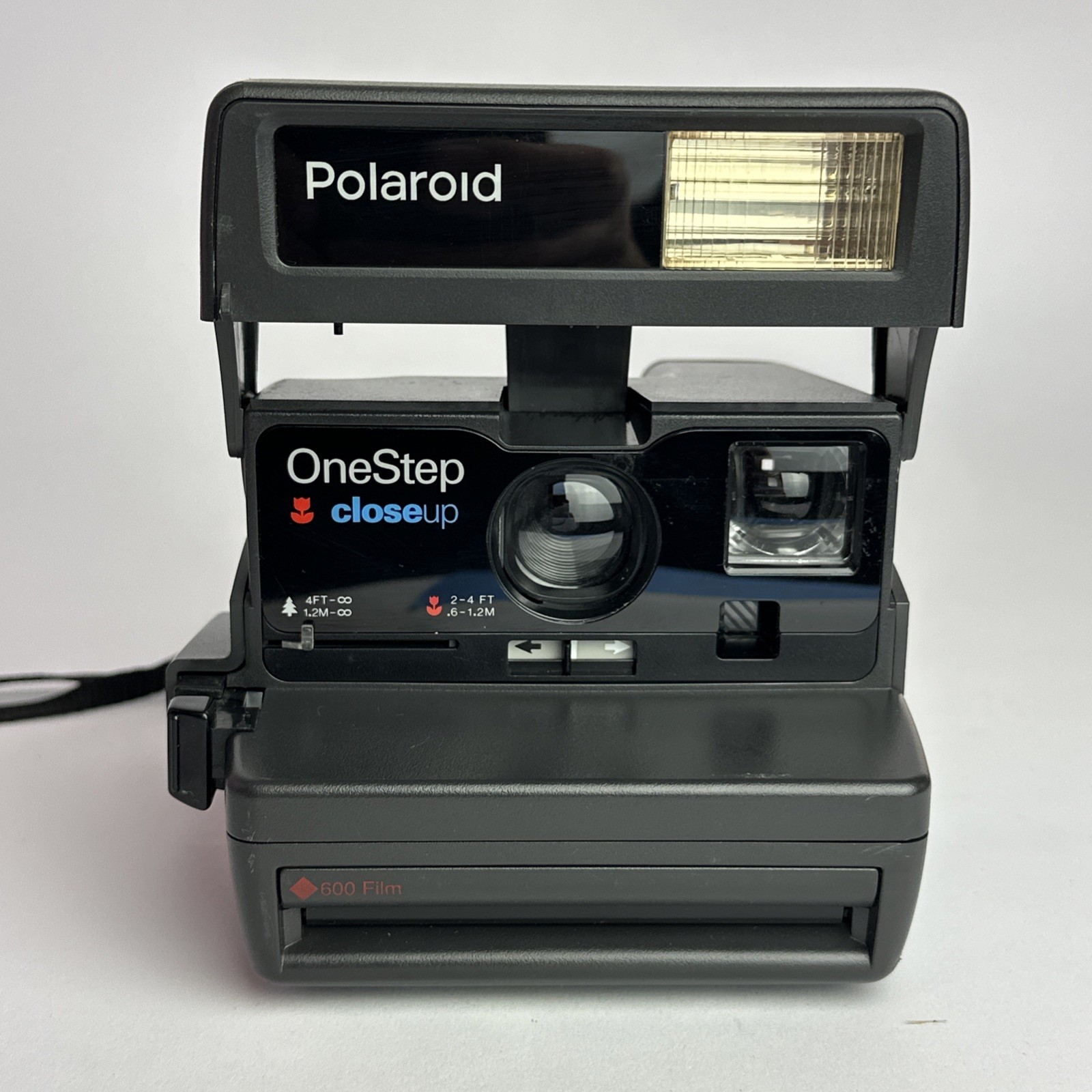 Polaroid One Step Close Up 600 Instant Film Camera with Built-In Flash Strap VTG