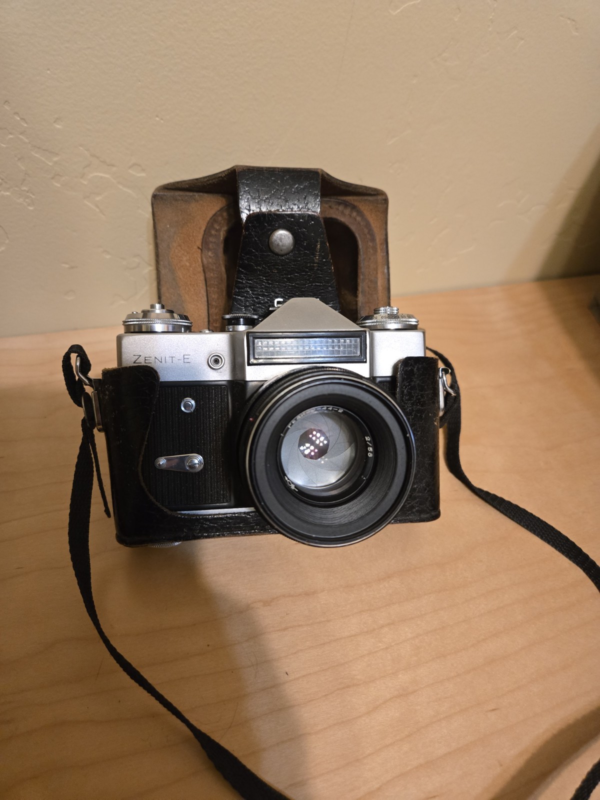 Zenit Zenit-E Black Silver 35mm SLR Film Camera with Leather Case