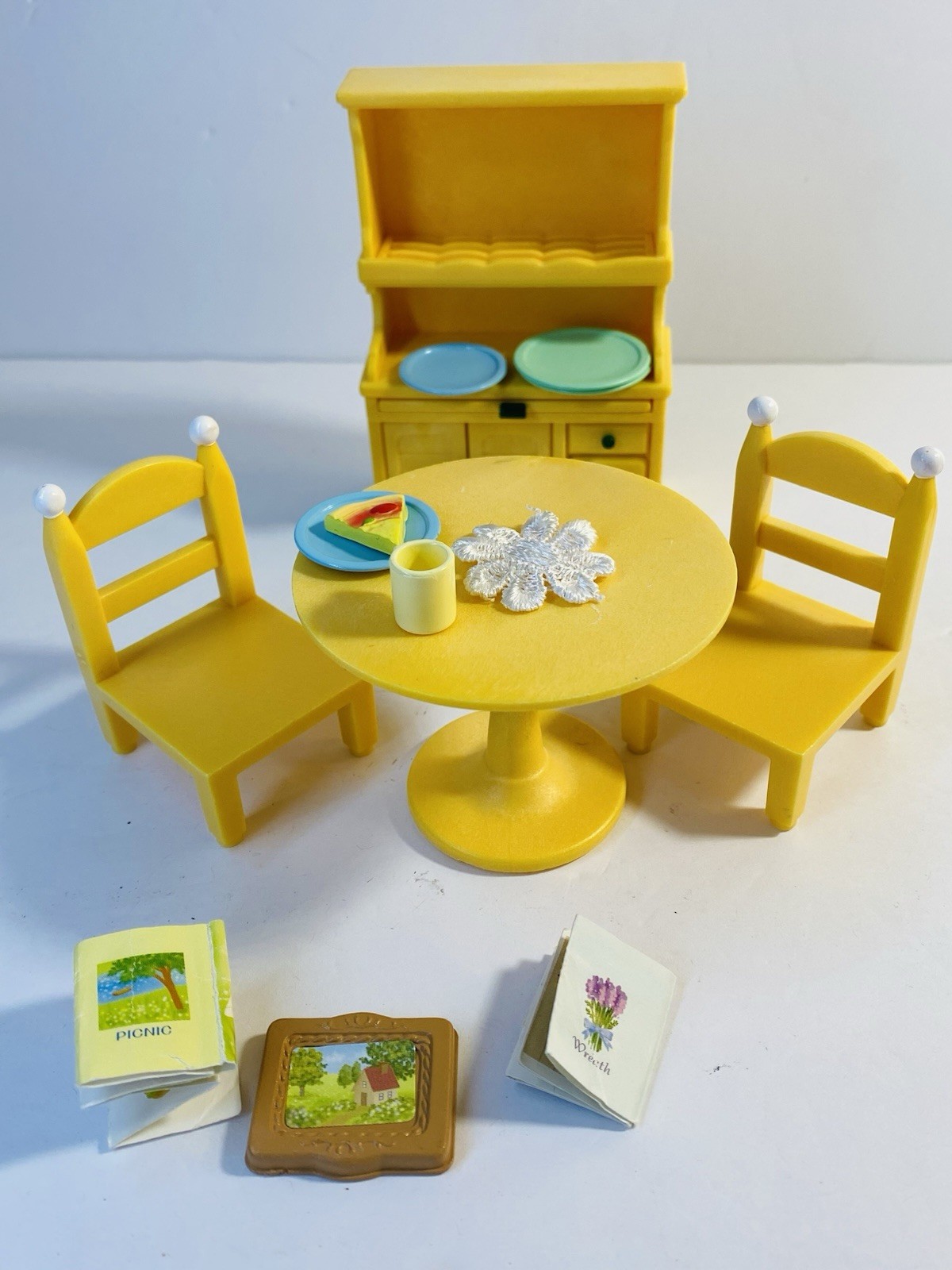 Slyvanian Families Calico Critters Dining Room set NOT COMPLETE