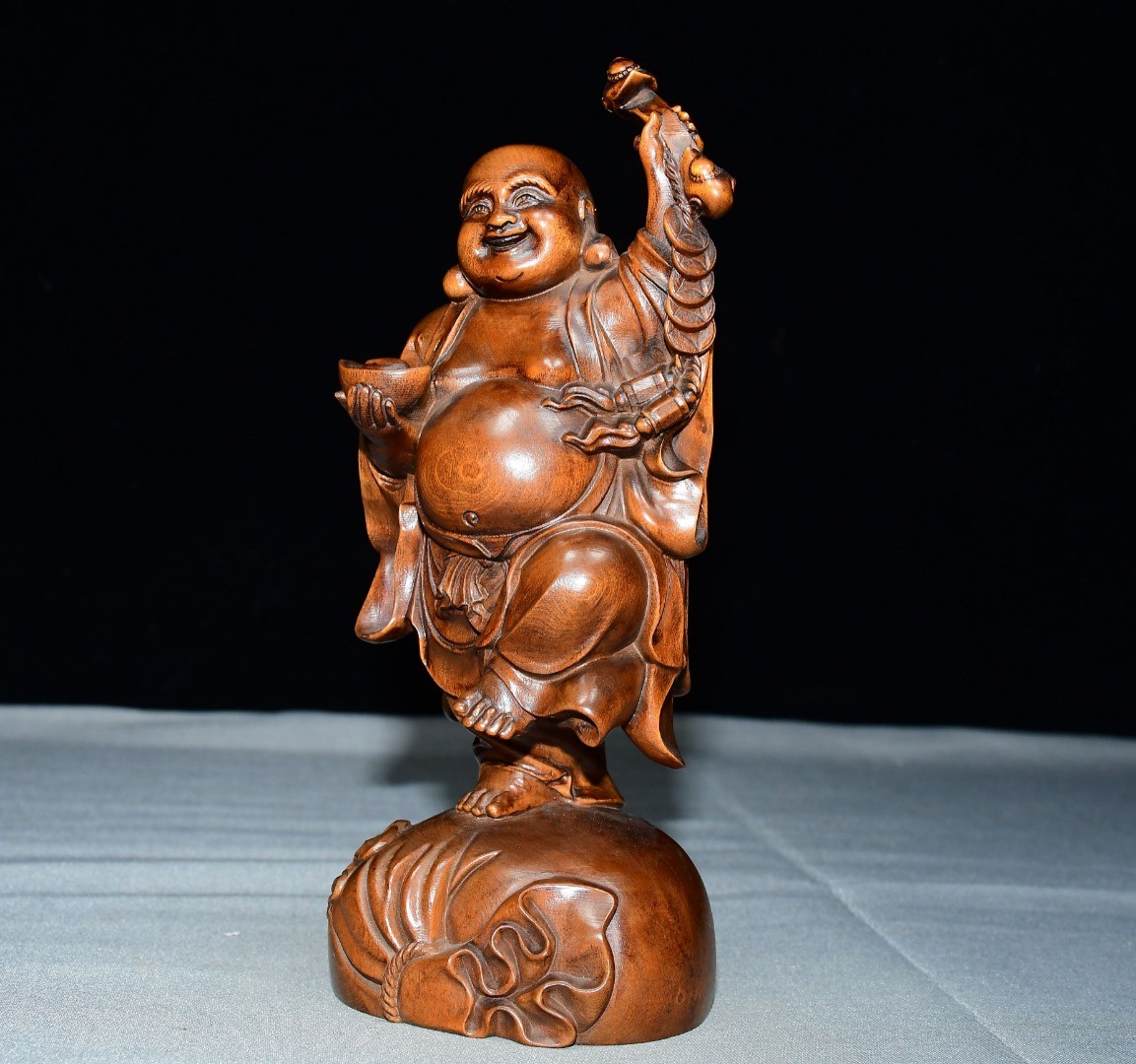 Exquisite Small Leaf Boxwood Ruyi Maitreya Ornament