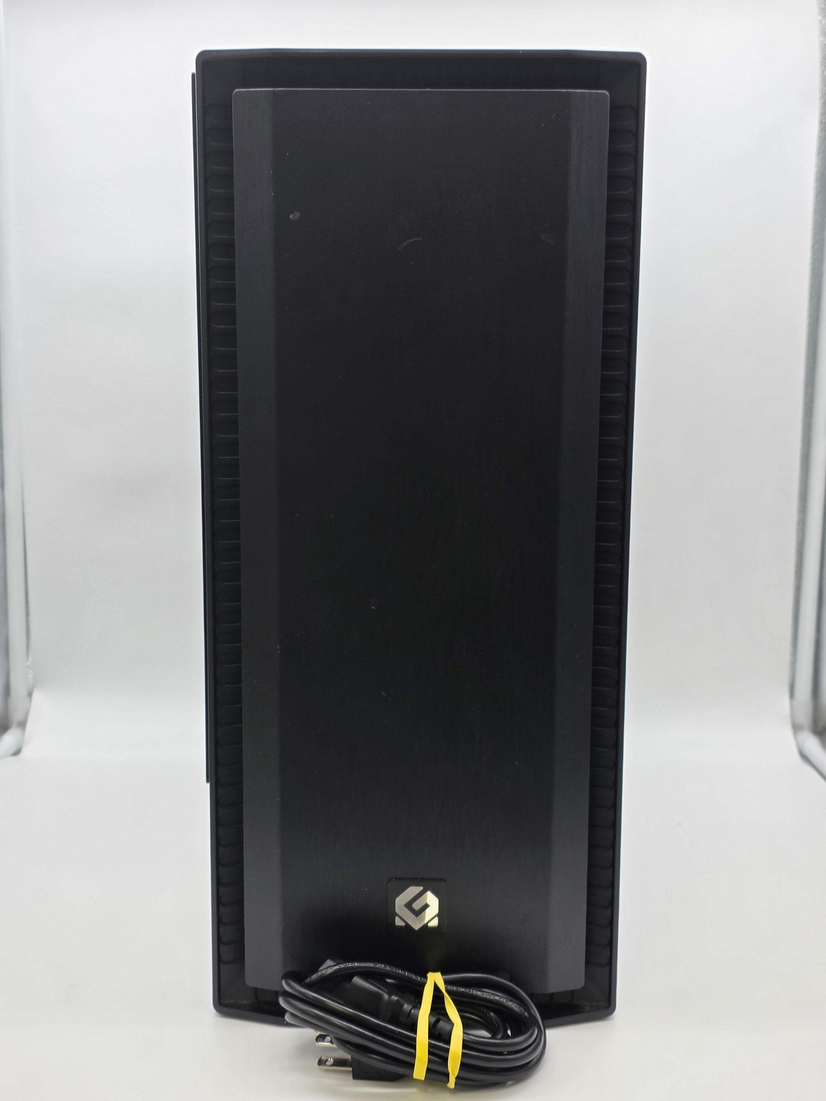 CyberPowerPC Desktop Intel Core i5-9600K @ 3.70GHz 32GB 2TB HDD + 256GB NVMe SSD