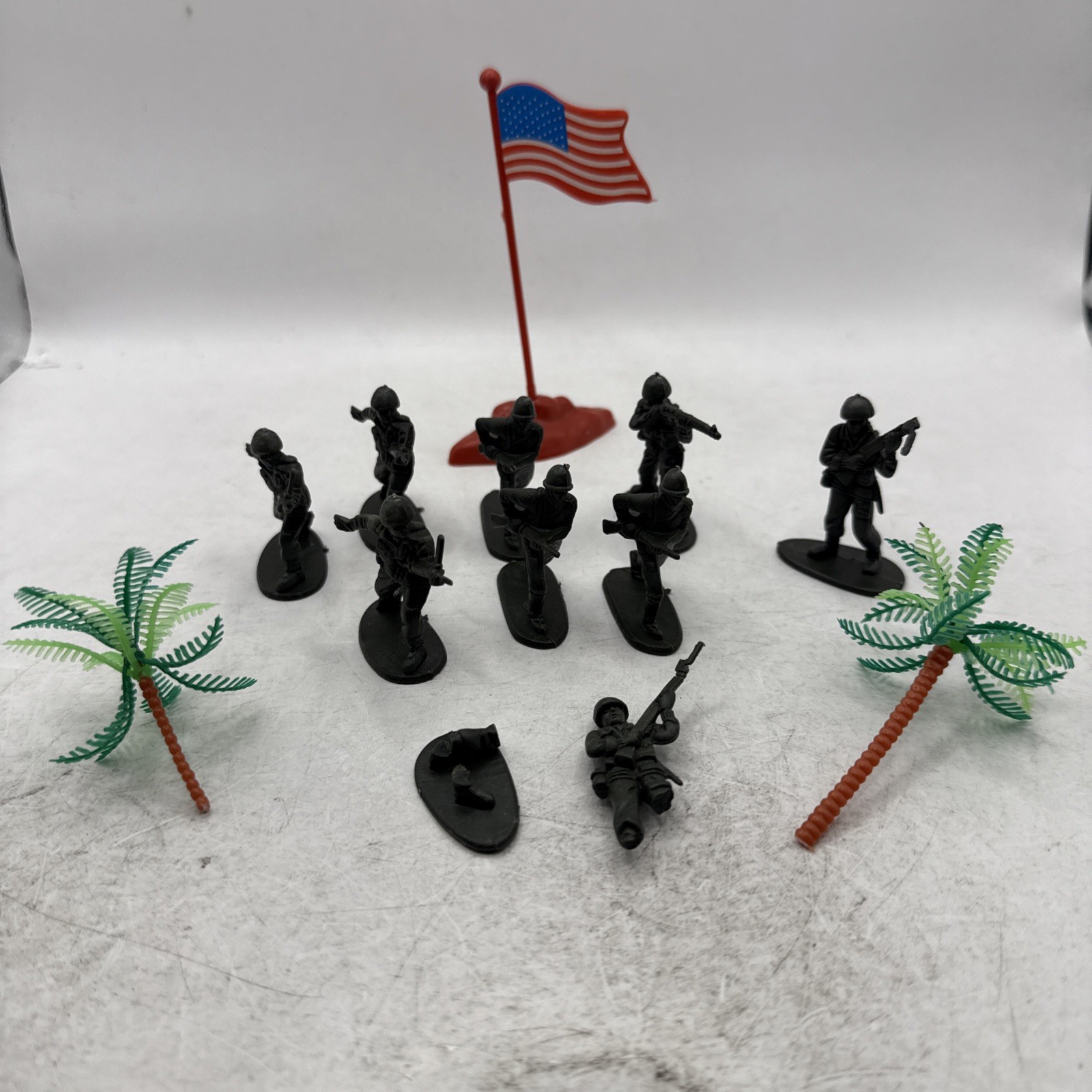 Vintage Plastic Toy Soldiers Mixed LOT Of 9 Style Vary See Pics