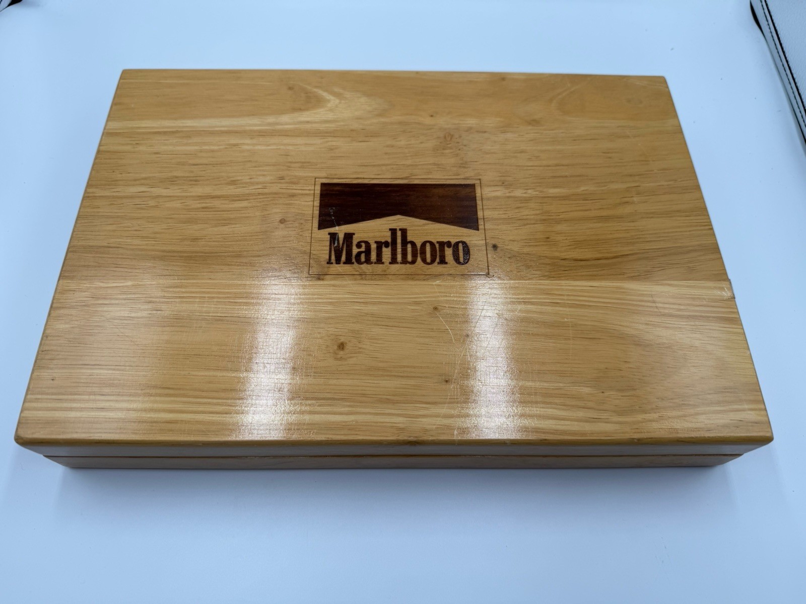 NEW Vintage Marlboro Poker Set with Chip- 2 Decks of Playing Cards & Wooden Case