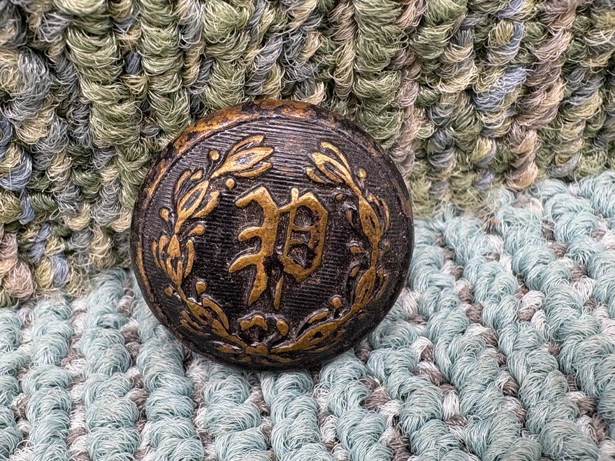 ANTIQUE OBSOLETE POLICE UNIFORM BRASS BUTTON SCOVILL