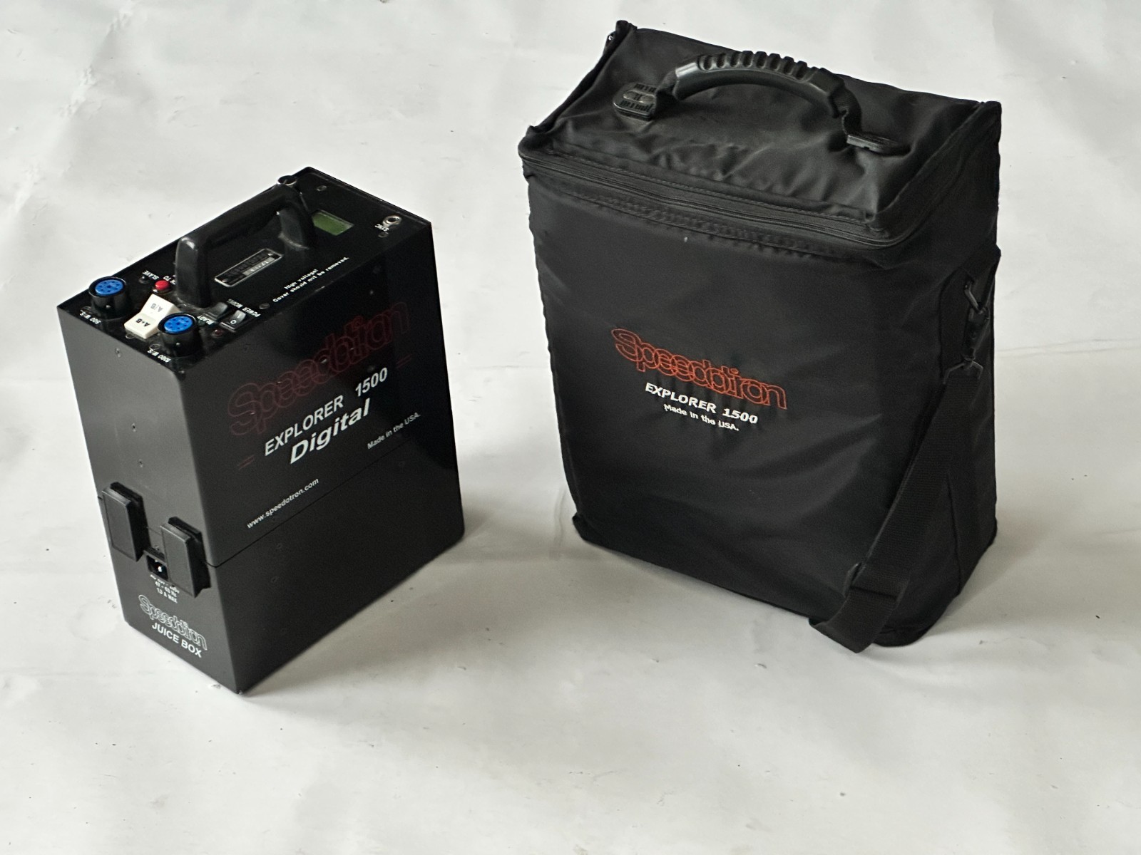 Speedotron Explorer 1500 Digital Power Supply with Case, Power Cord