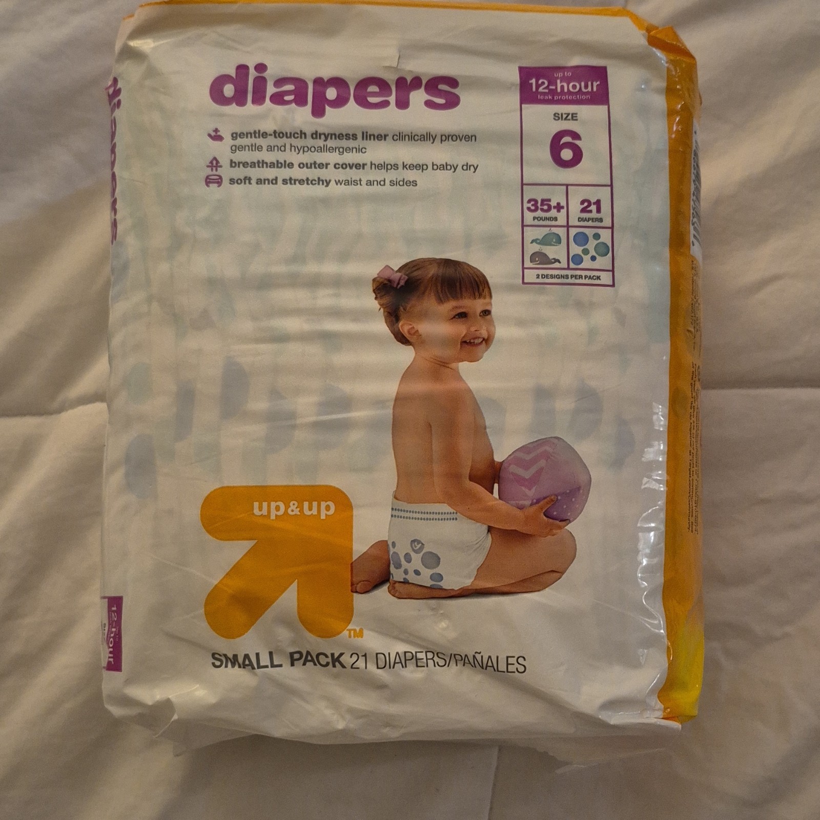 up & up Size 6 Baby Diapers 12-Hour Protection 21 Count White Unisex