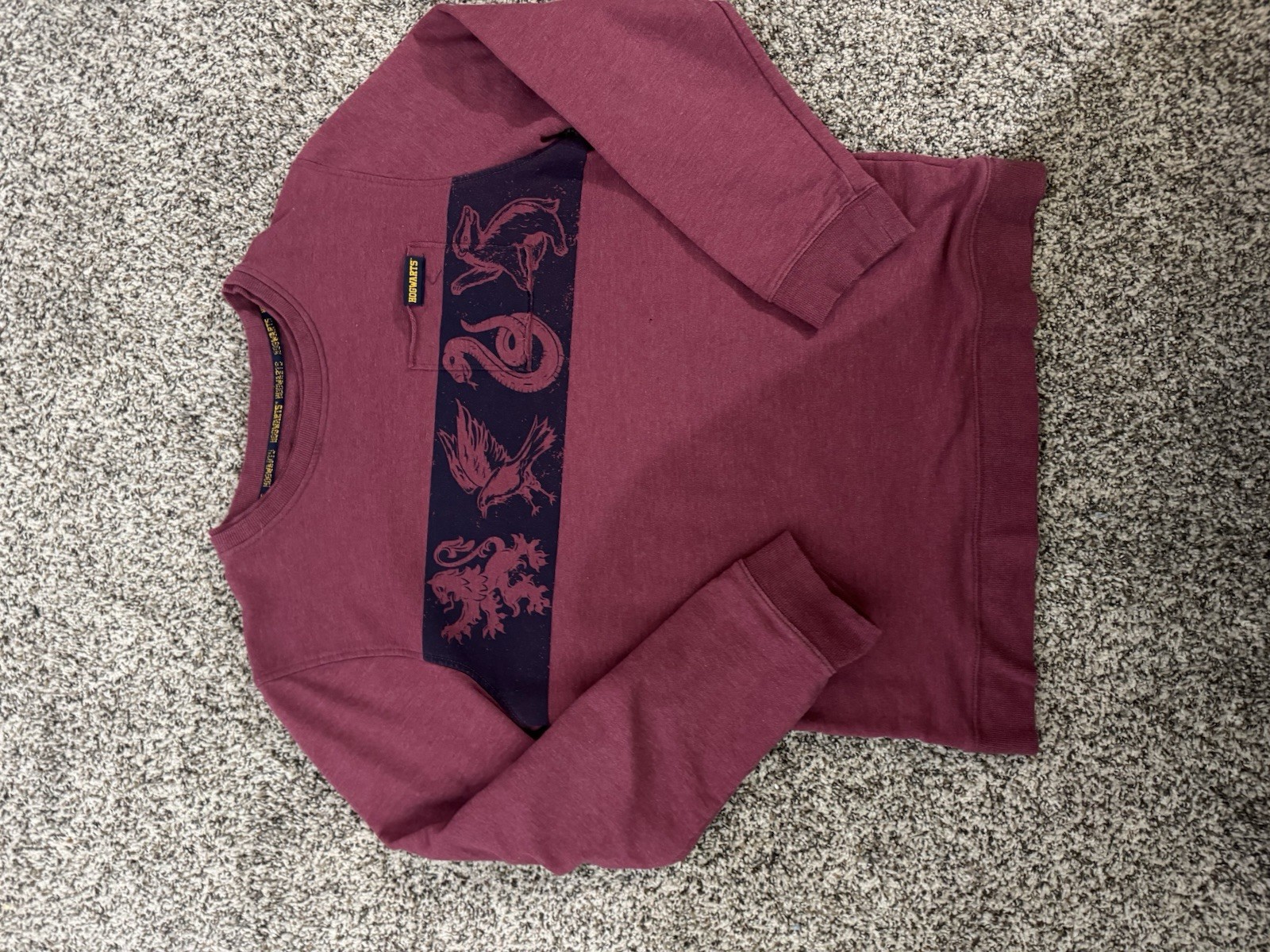 XL Warner Bros. Harry Potter Hogwarts maroon sweatshirt