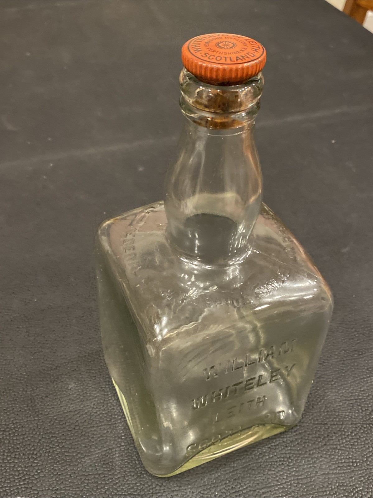 Vintage House Of Lords Scotland Whiskey Quart Bottle William Whiteley Corked