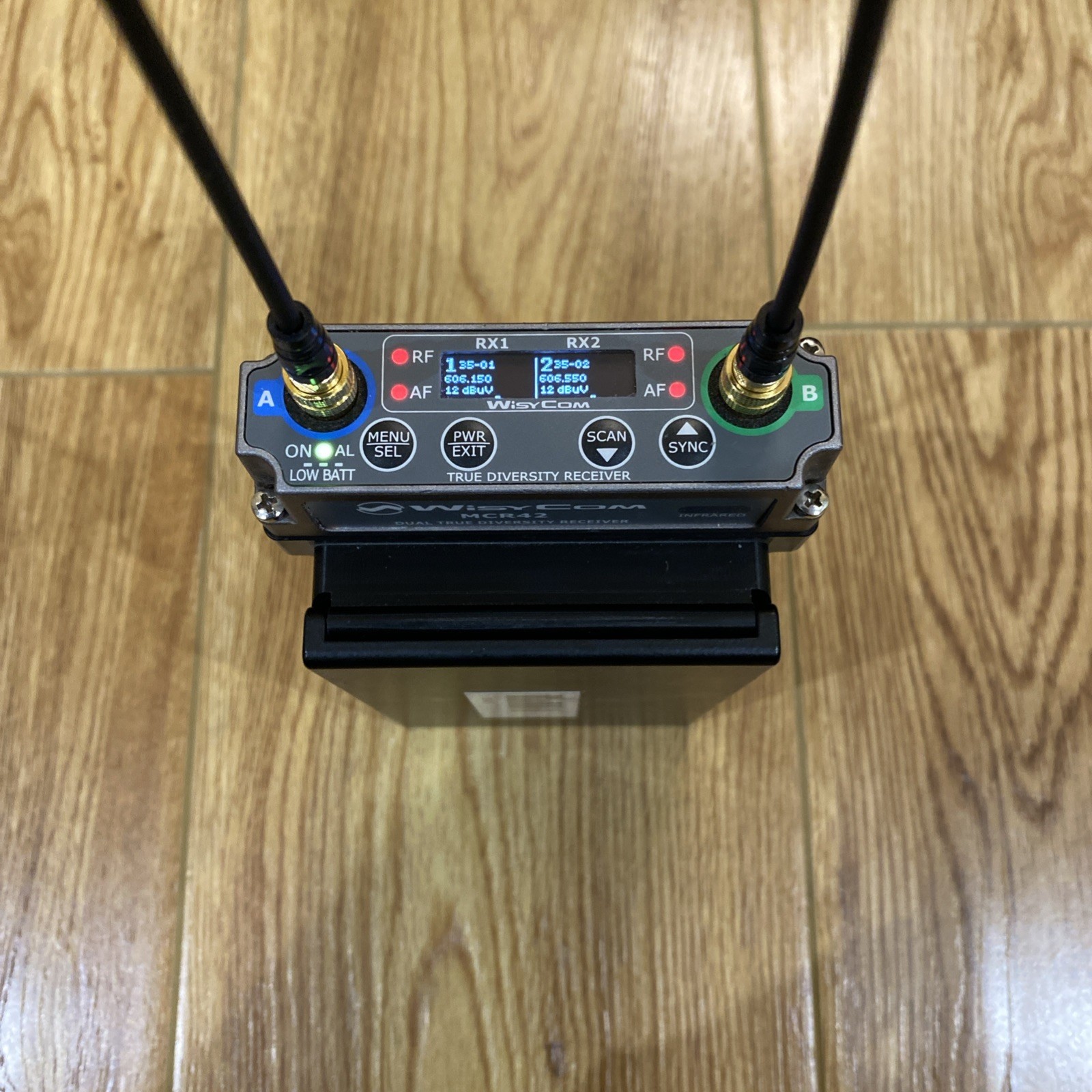 WisyCom MCR 42s Dual Receiver