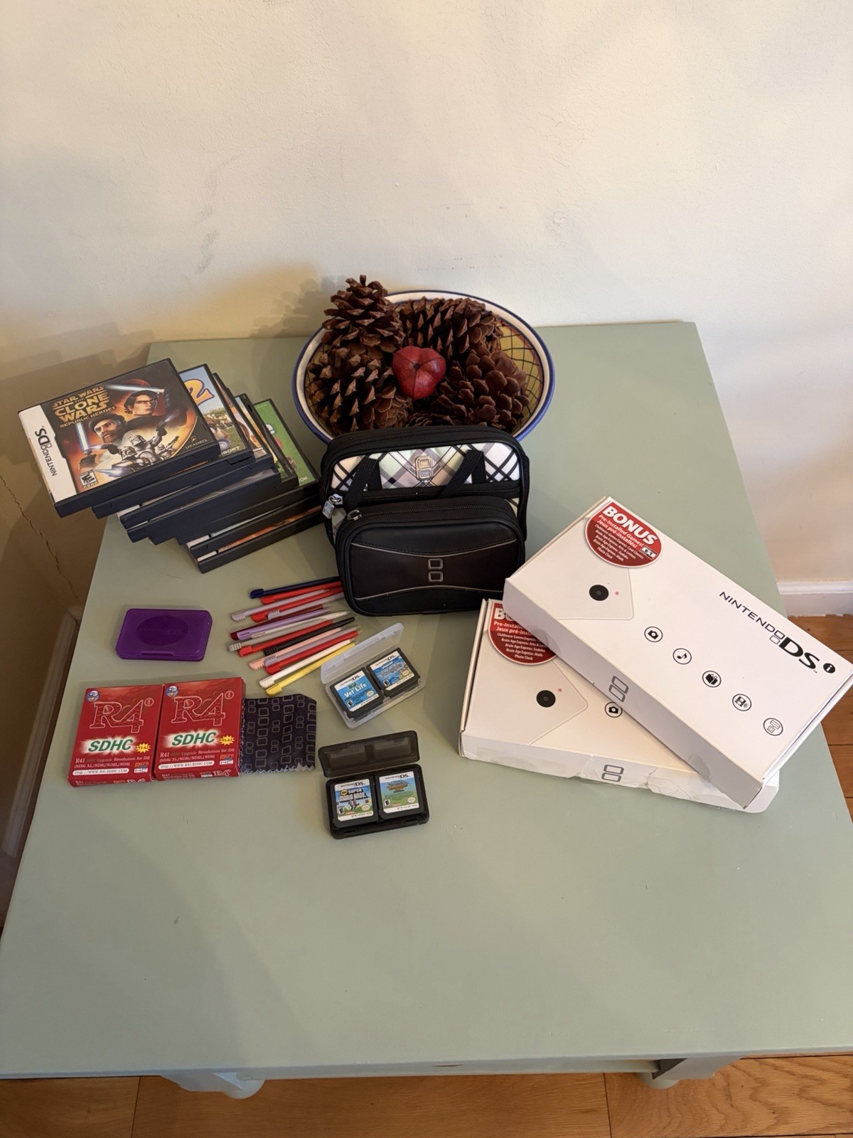 Nintendo DSi Bundle – 2 Consoles w/ Boxes + 13 Games + Chargers + Cases 