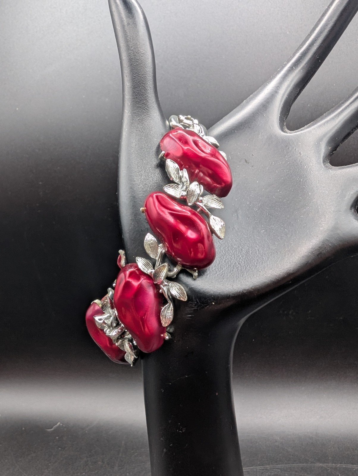 VTG BSK Silver Tone Molded Burgandy Red Plastic Thermoset Bracelet Signed