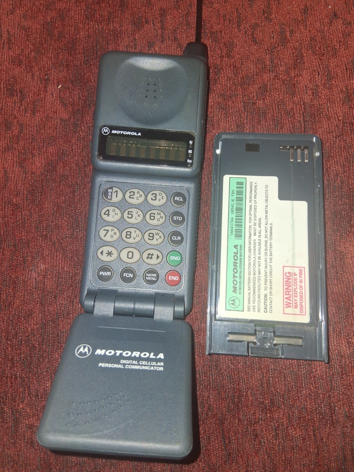 Motorola Digital Personal Communicator Telephone 90's Flip-Phone 19959XTRDA