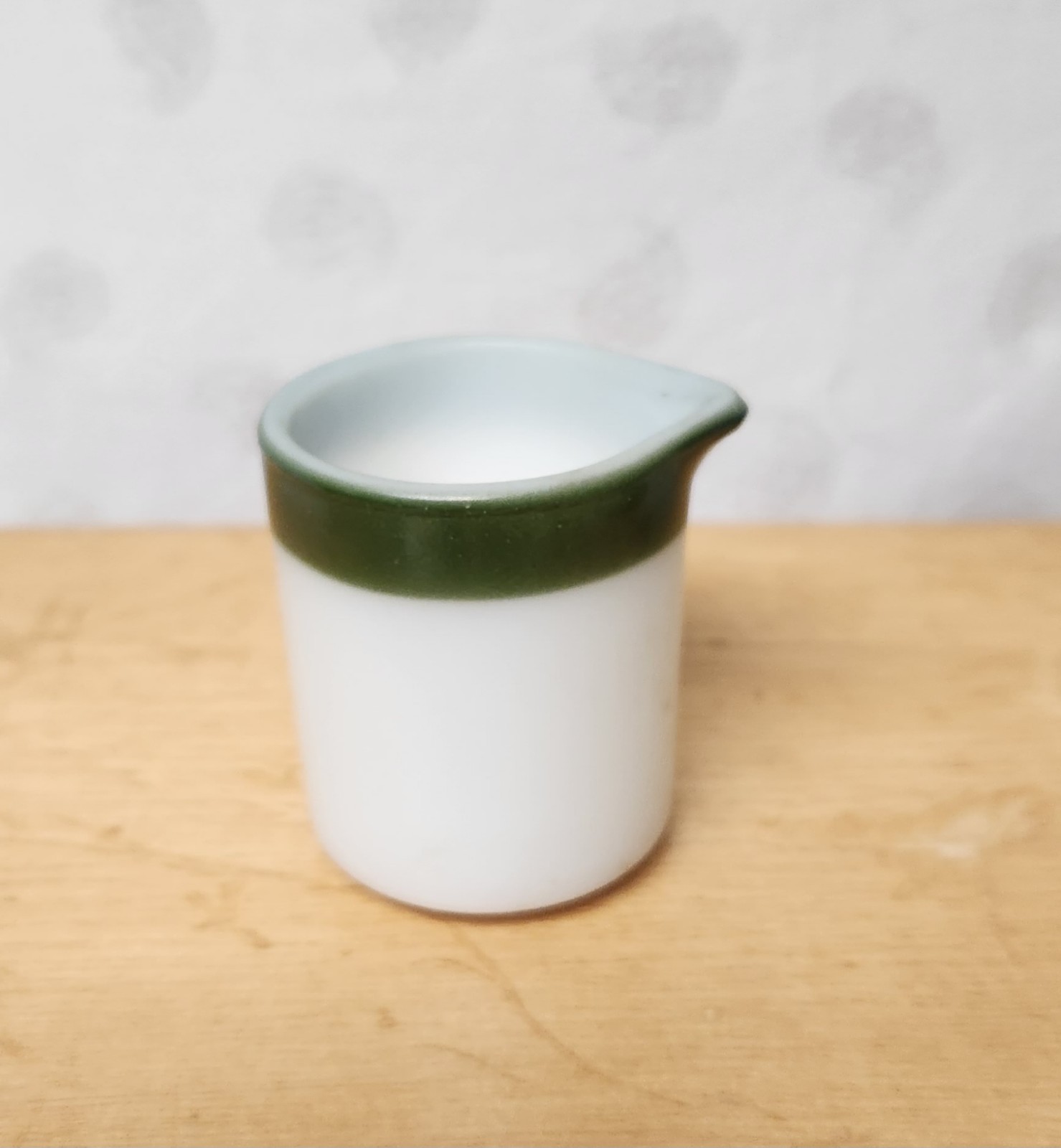 Pyrex Corning 3oz L Restaurant Creamer Regency Green Stripe Glassblower Vintage