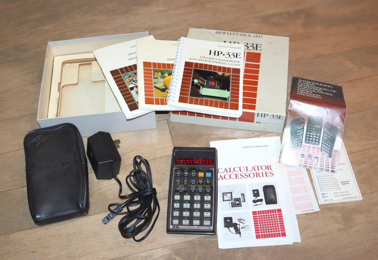 HP 33E Calculator - VINTAGE PROGRAMMABLE w/ Padded Case Manuals