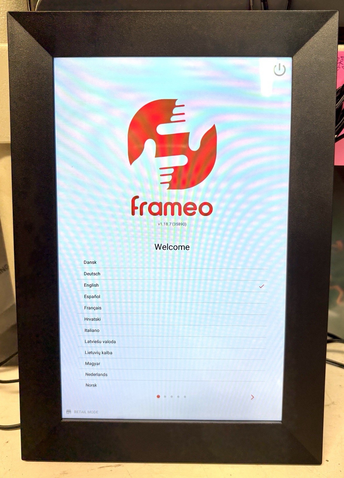 Frameo 10.1 Inch Wifi Digital Photo Frame Black Touch Screen NEW