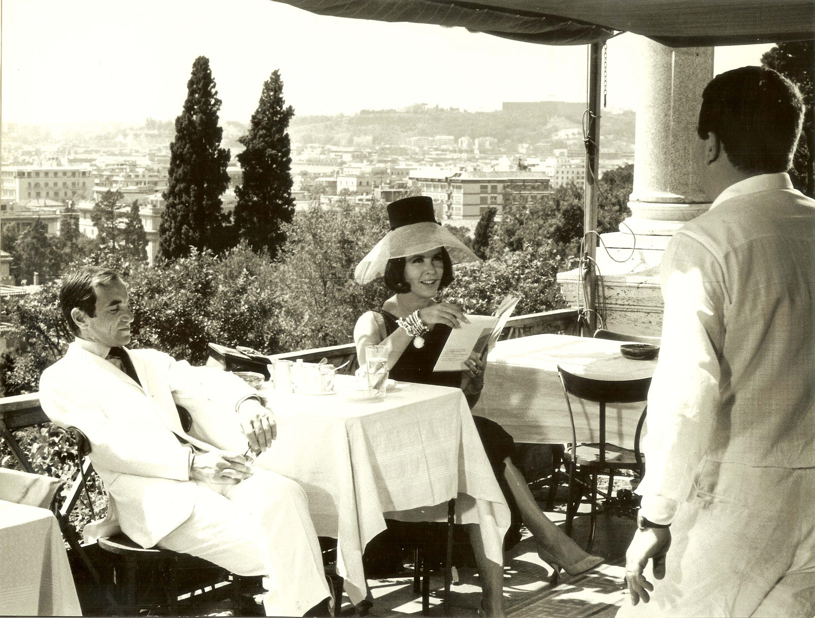 Original Press Photo Of C AZNAVOUR And Claire Bloom ( ABF )