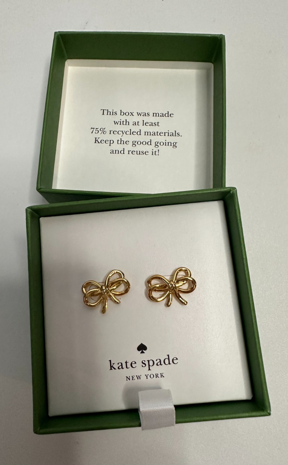 Kate Spade girls Gold Tone Bow stud earrings "Bow Meets Girl" NIB girls 12&under