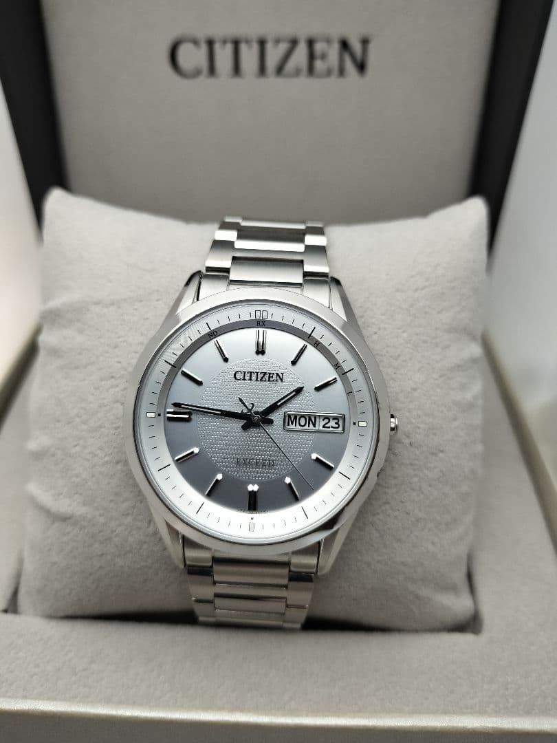 Silver Dial, Day of the Week Display, Citizen Exceed Radio-Controlled Solar