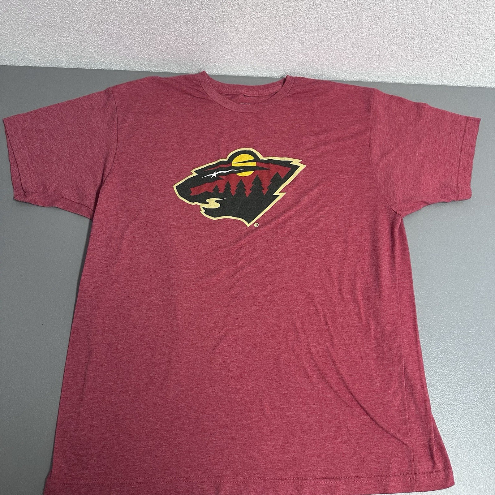 Minnesota Wild Adult XL  T-Shirt Team Logo NHL Hockey Heather Red Crewneck