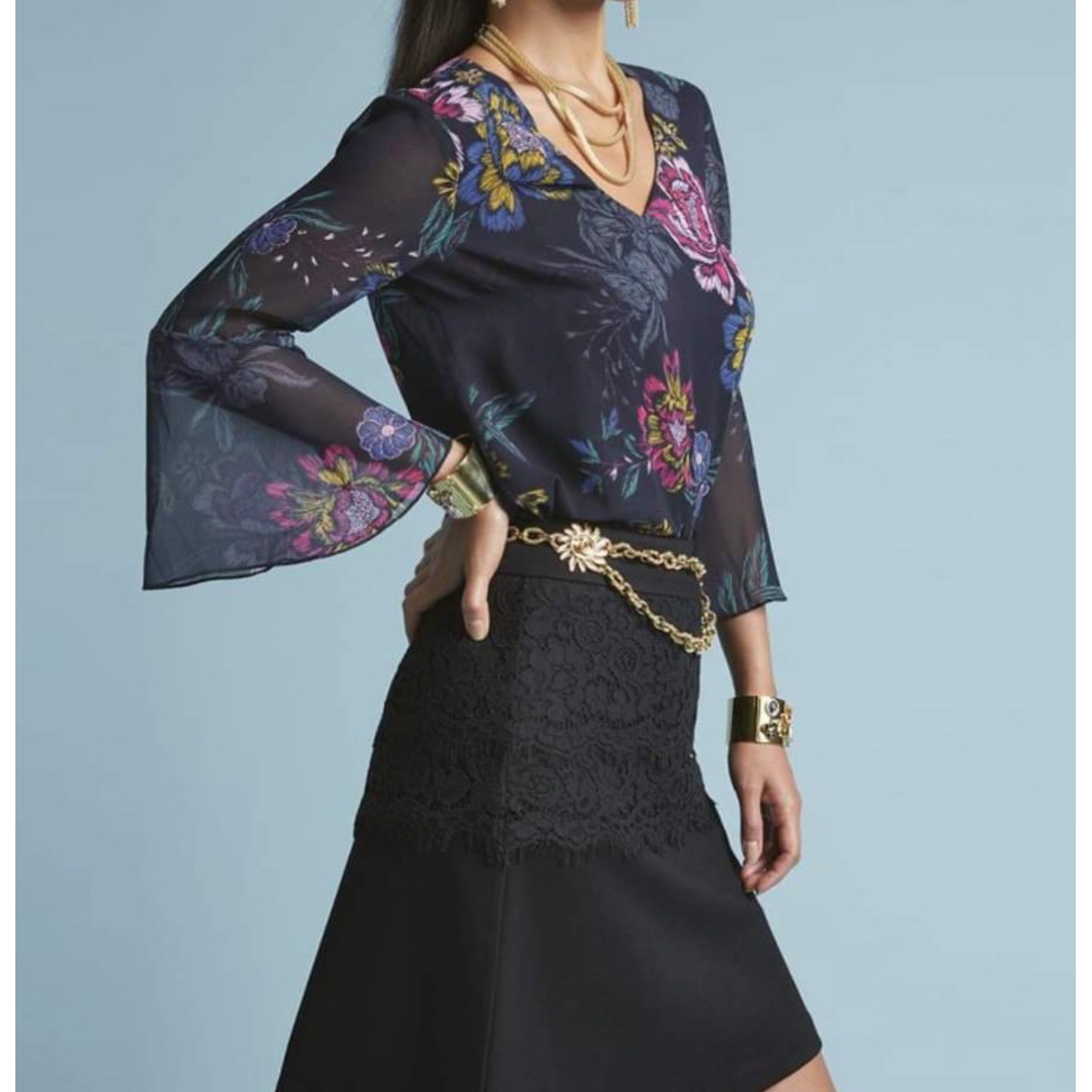 Cabi Floral Bell Sleeve Blouse V Neck Semi Sheer Womens Small Boho Office Wear