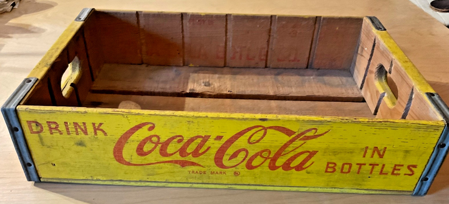 VTG 1968 COCA COLA Yellow & Red ,FLORIDA, Wood Bottle Case Crate Box