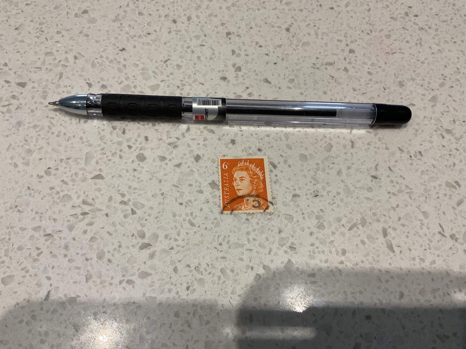 Rare Australian queen 6 c Postage Stamp - Collectors ,BARGAIN,1