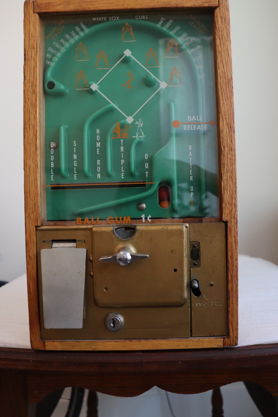 Victor Vending Baseball 1 cent Oak vendor - circa 1950s