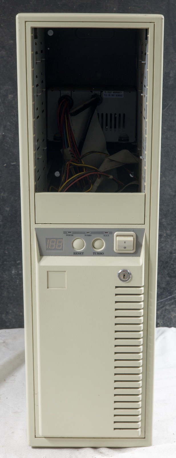 Vintage Generic Tower Computer Case tested to power on 0009
