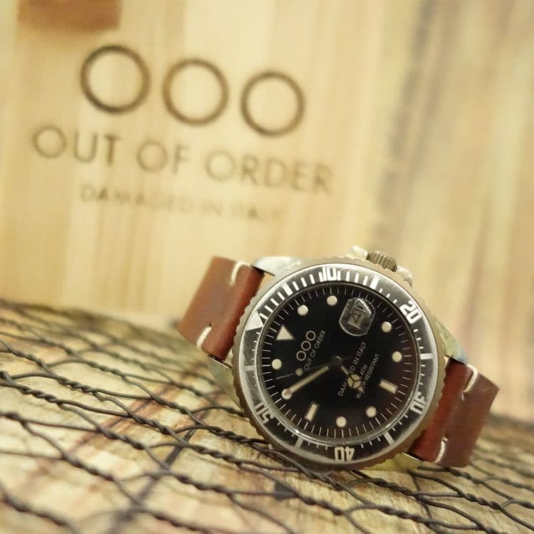 Out Of Order Watch Quartz Black Diver'S