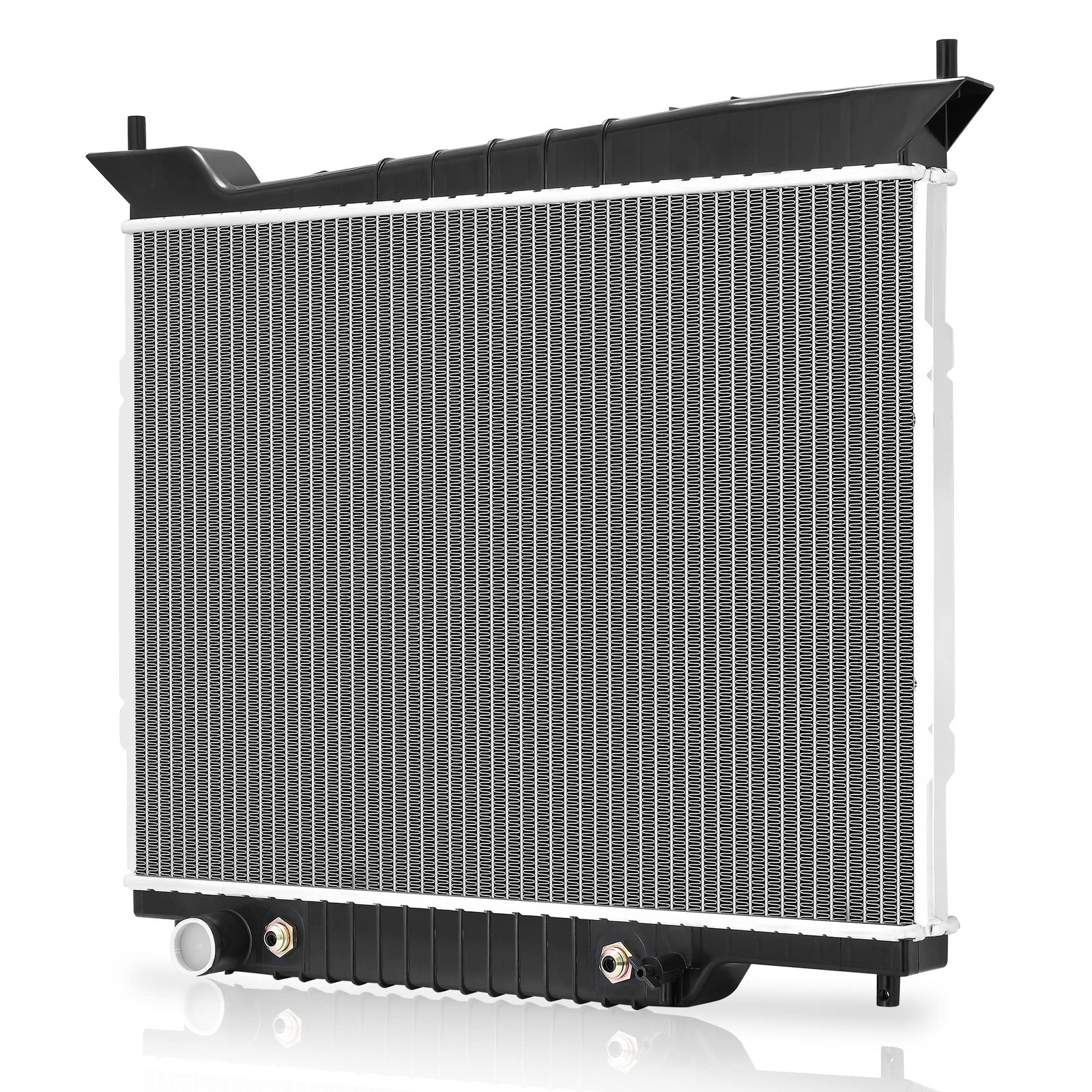 2002-2004 Ford Expedition 2003-2004 Lincoln Navigator Radiator 4.6L 5.4L V8
