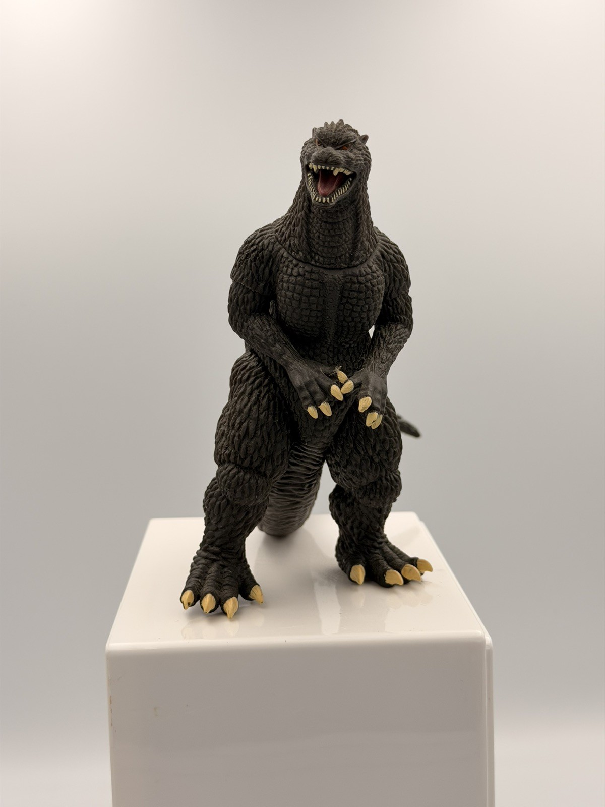 Bandai 2006 Godzilla Movie Monster GFW Final Wars 9-inch Figure