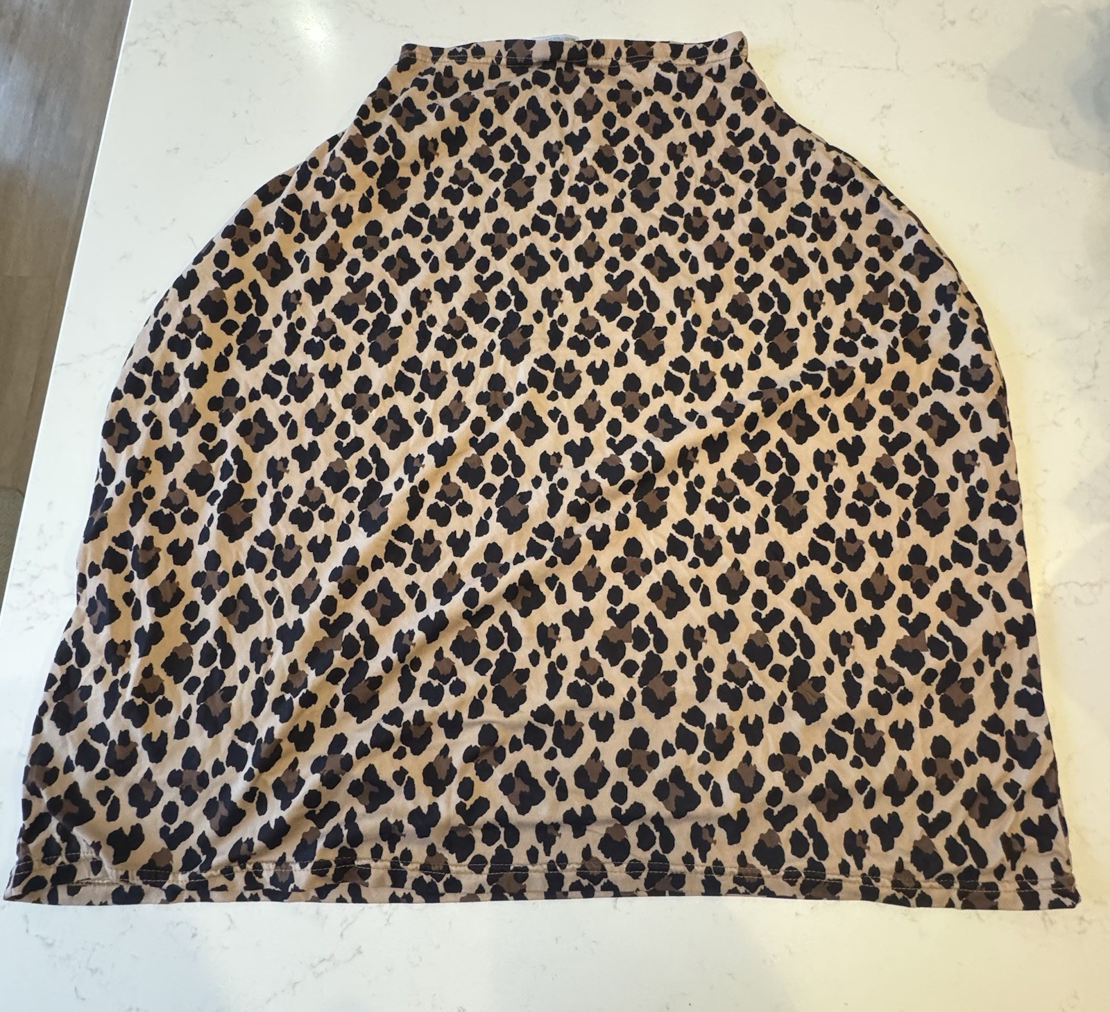 Itzy Ritzy Milk Boss 4 in 1 Multi Use Nursing Cover Car Seat Cover Cheetah