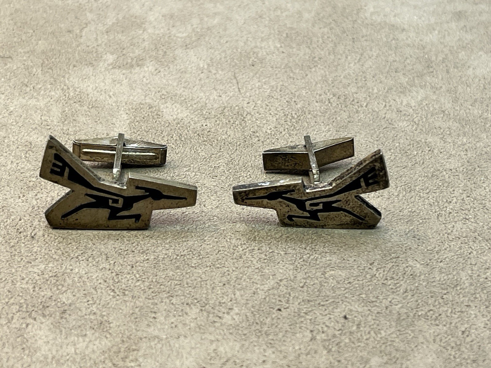 VINTAGE Road Runner Native American Sterling Silver Cufflinks Set, 10 Grams