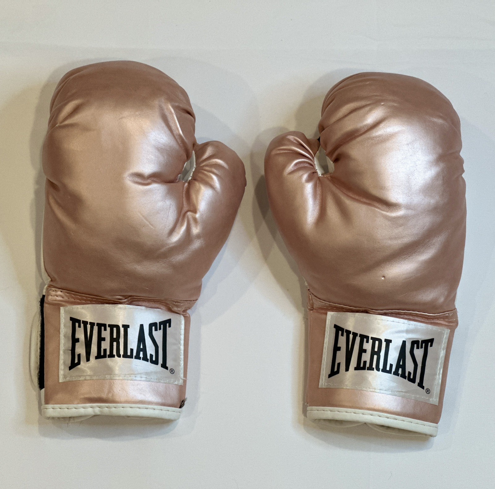 Everlast Womens Wrist Strap Bag Training Gloves Size 12 Ounces Rose Gold Mitt