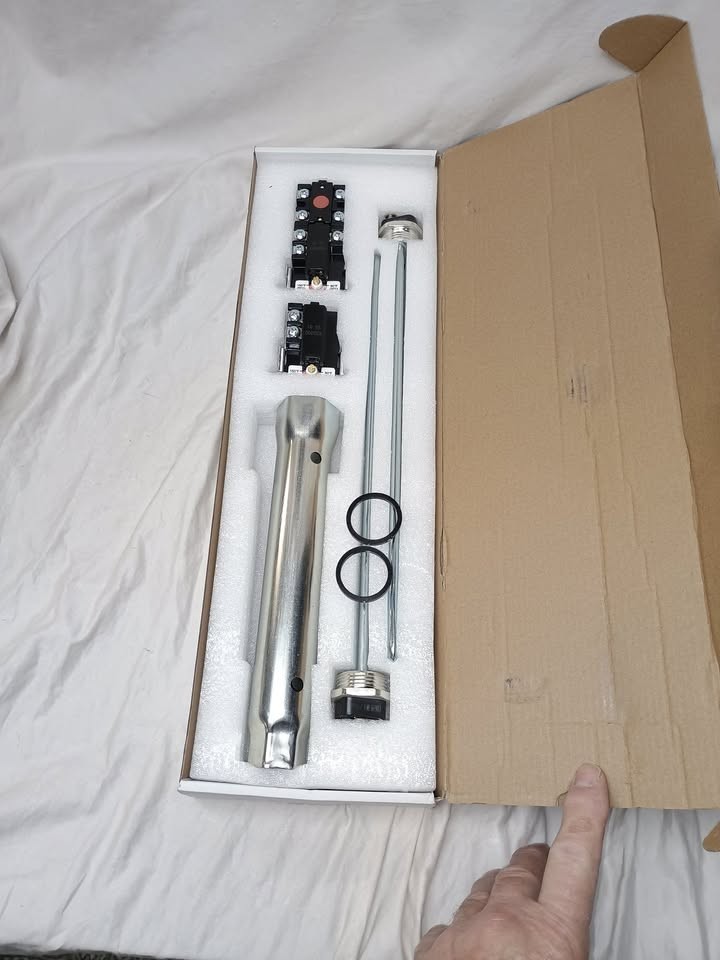 EWH-03 Electric Water Heater Tune-Up Kit with Element Wrench - 4500W 240V (3500W