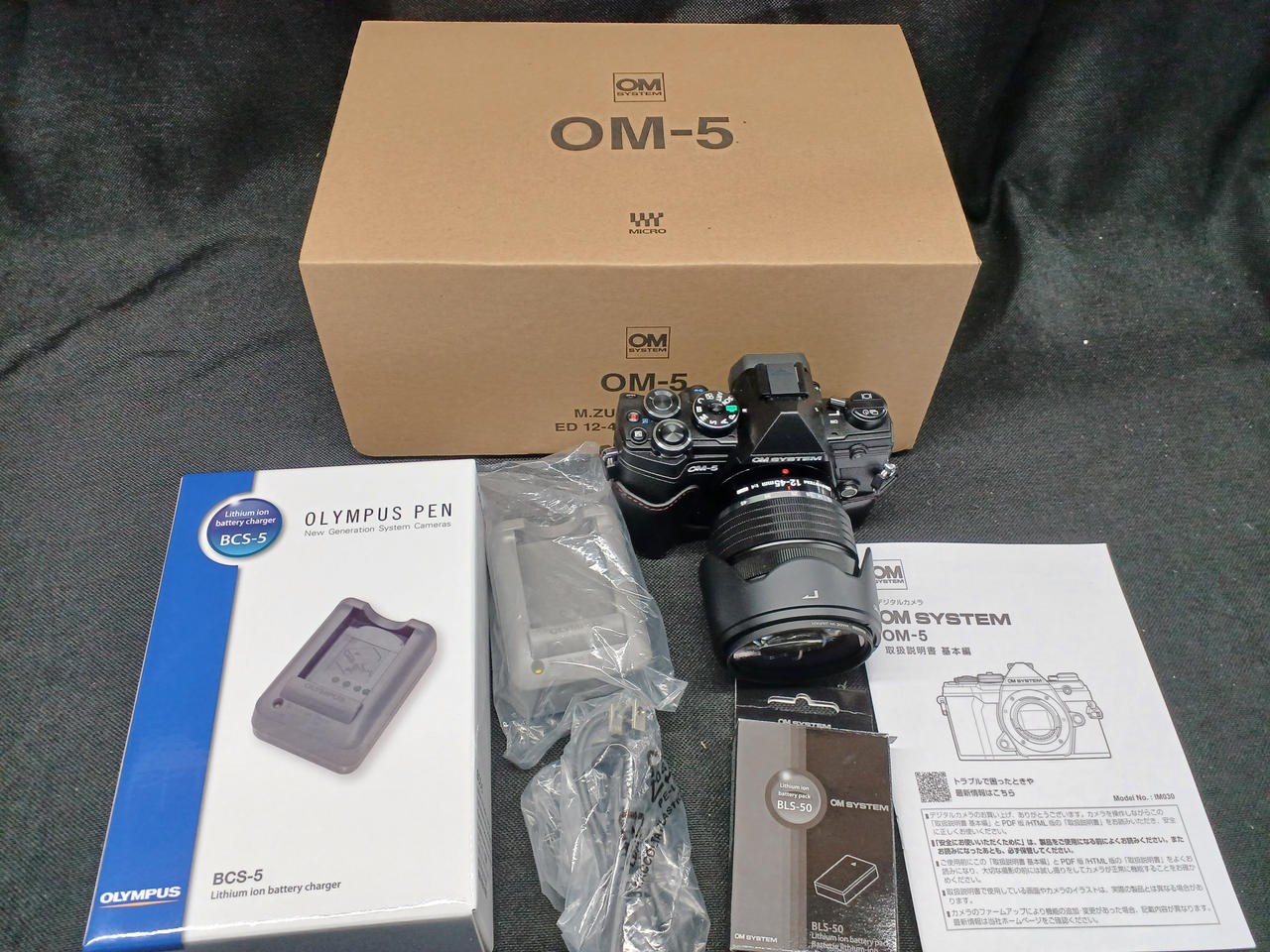 Olympus OM-5 Mirrorless Camera 12-45mm F4 Pro Kit 20.4MP New Condition From Japa