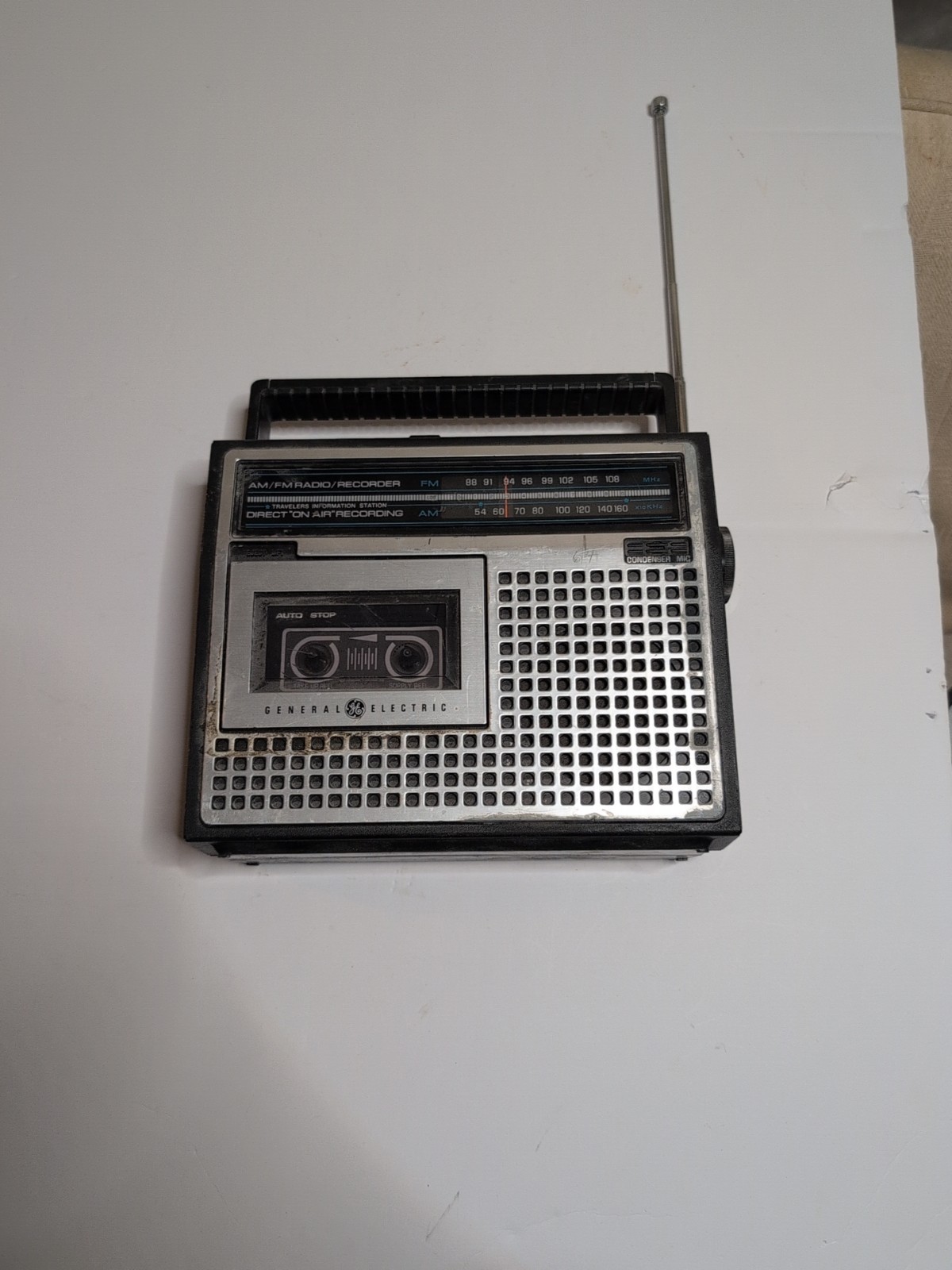 Vintage 1970 GE General Electric 3-5206B AM/FM Radio Cassette Recorder