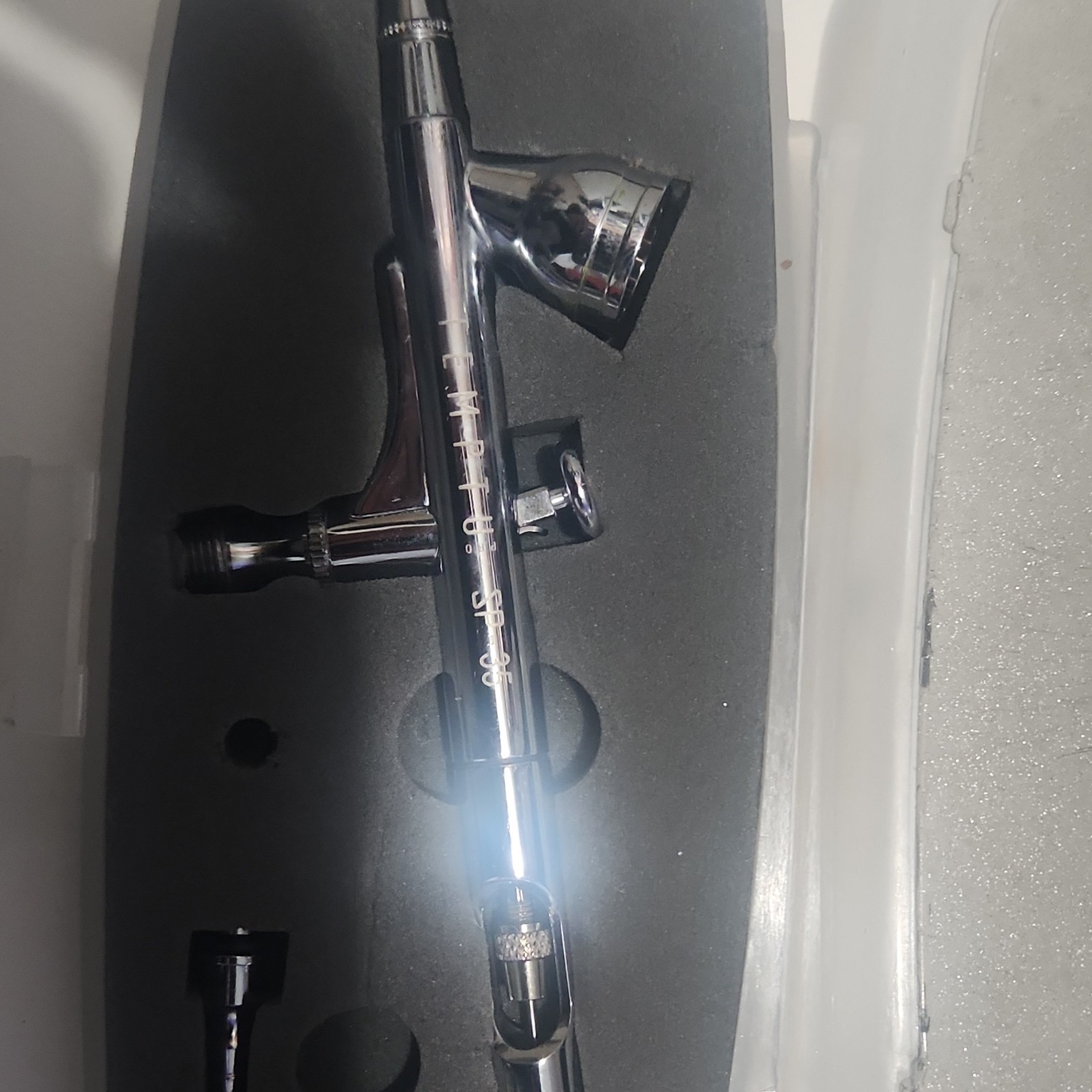 TEMPTU SP-35 Chrome Airbrush System with Cup selling as is .. untested..