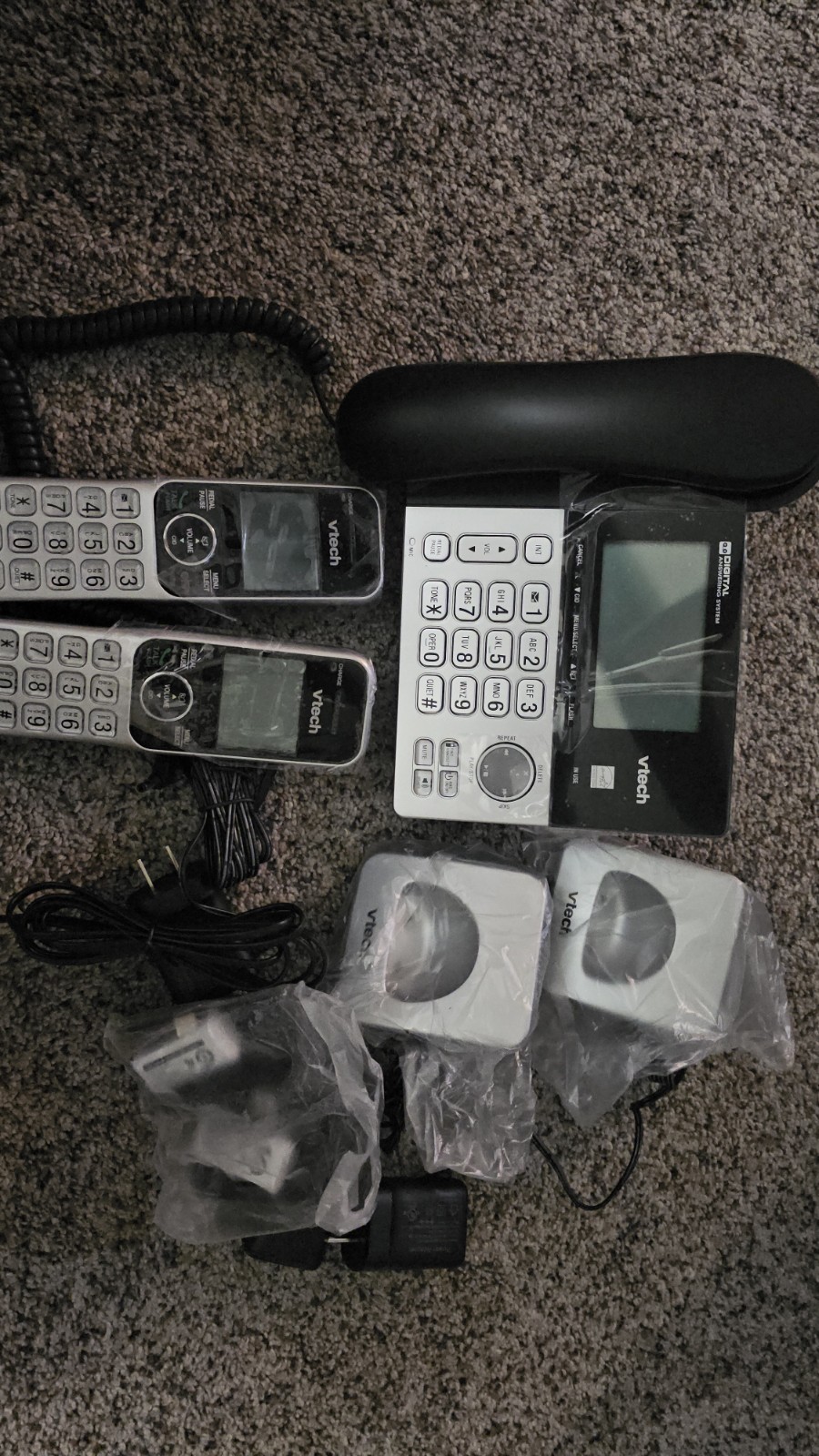 VTech VG208-2 Corded/Cordless Phone System - 2 Handsets & Answering Machine -NEW