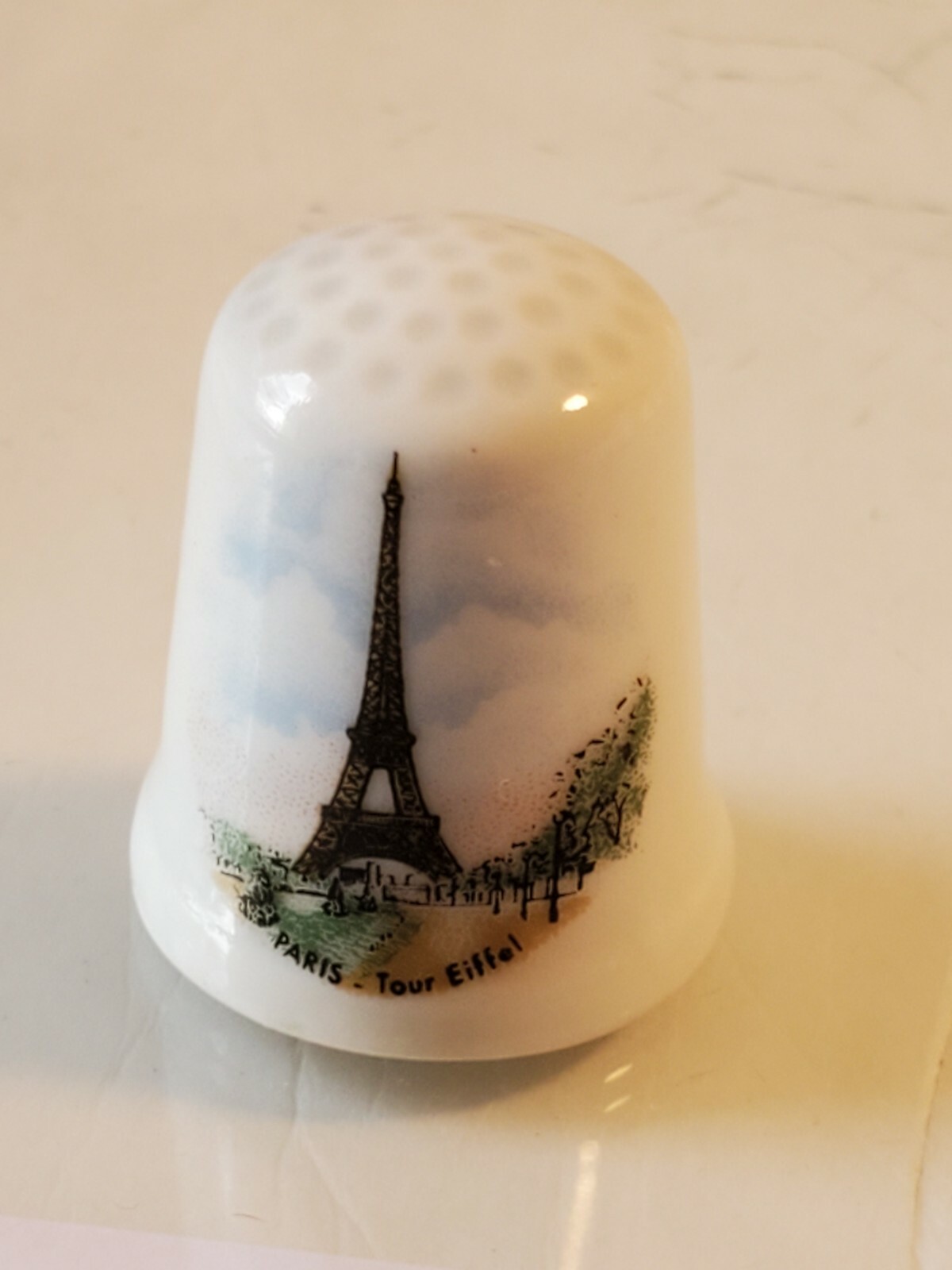 Vintage Limoges Thimble eiffel tower Porcelain box6